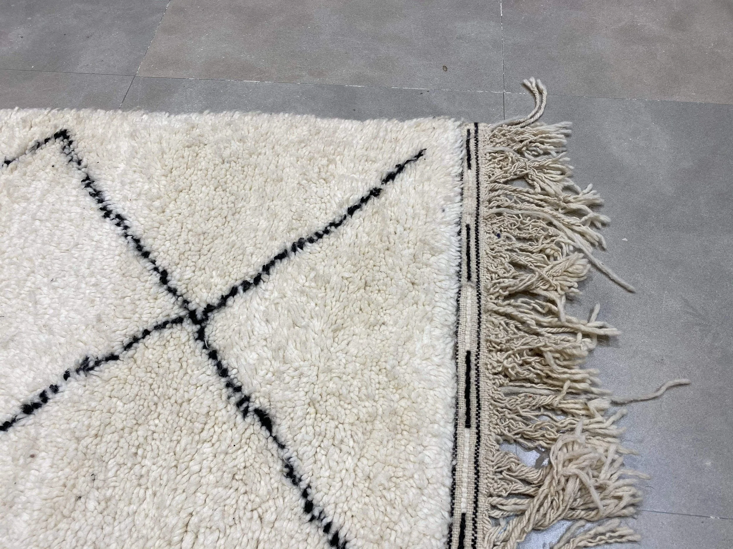 moroccan-berber-rug-beni-ouarain-8-28033710522470.jpg
