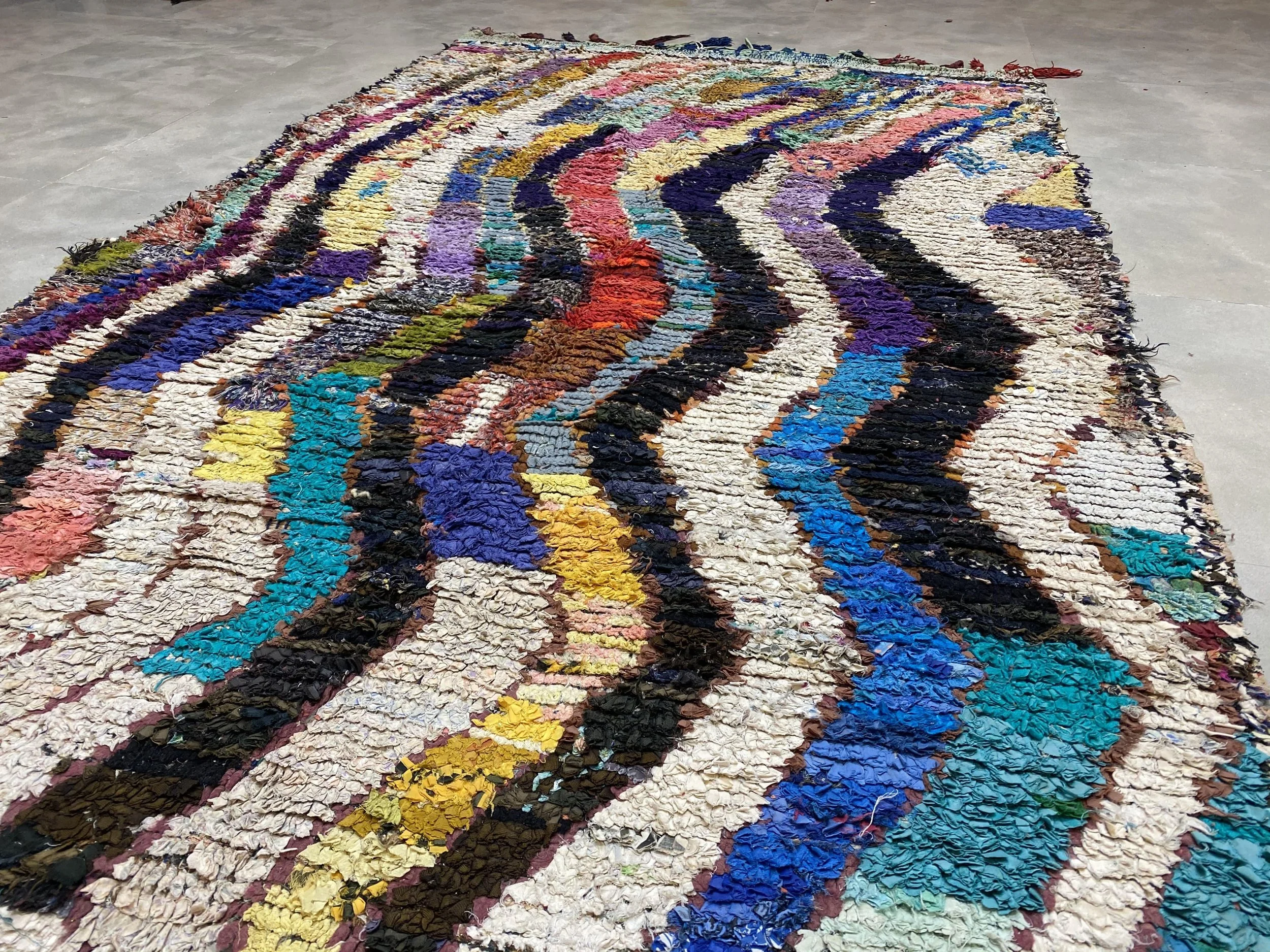 moroccan-berber-rug-boucherouite-vintage-18-28044982681702.jpg