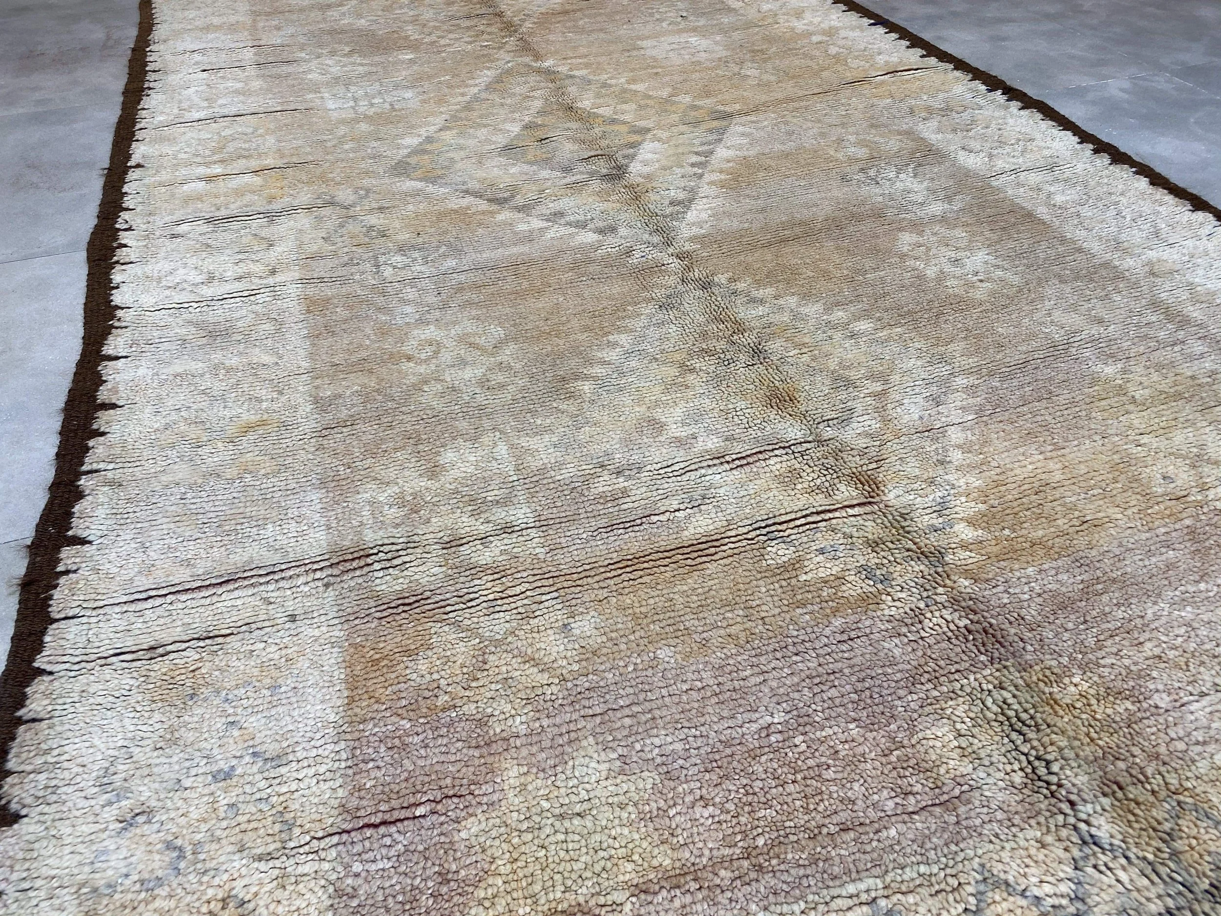 moroccan-berber-rug-vintage-rug-12-28044556075110.jpg