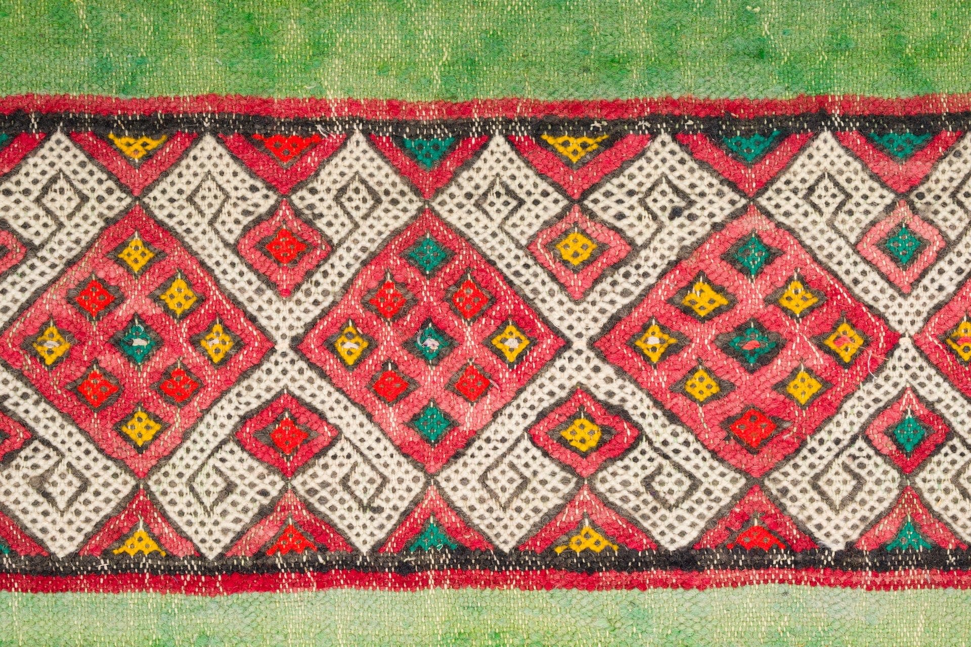 rent-moroccan-kilim-rug-897-30142155685990.jpg