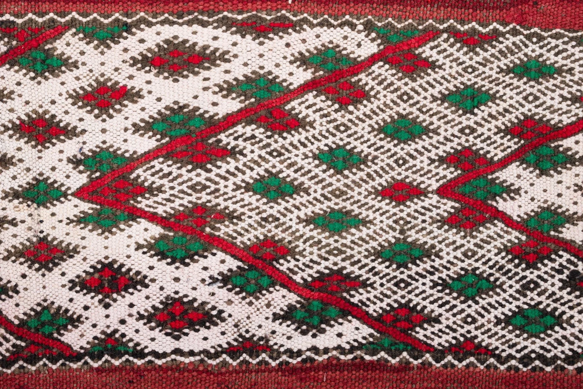 rent-moroccan-kilim-rug-900-30142188748902.jpg