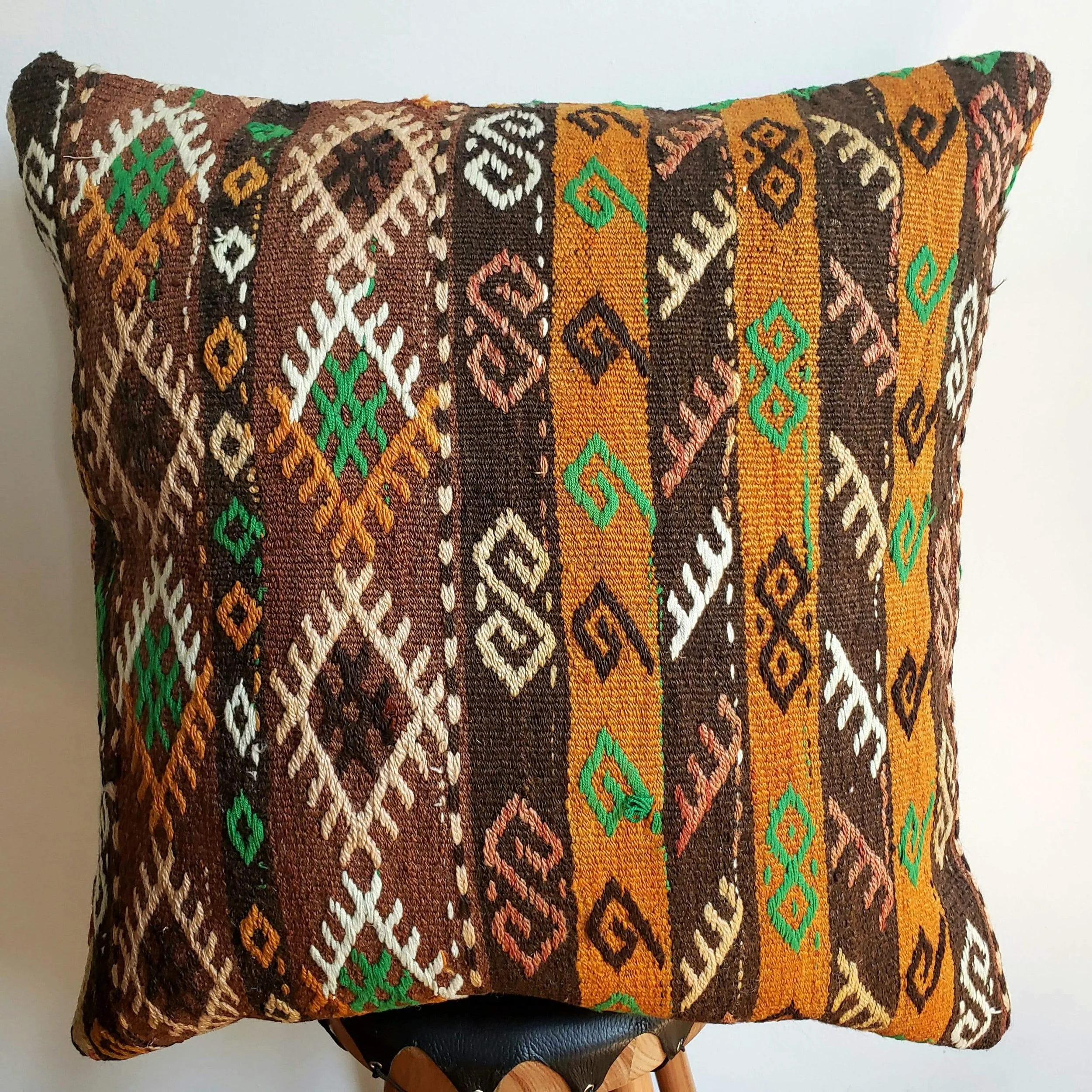 berber-wool-pillow-vintage-moroccan-floor-cushion-vkfp072-15204398530662.jpg