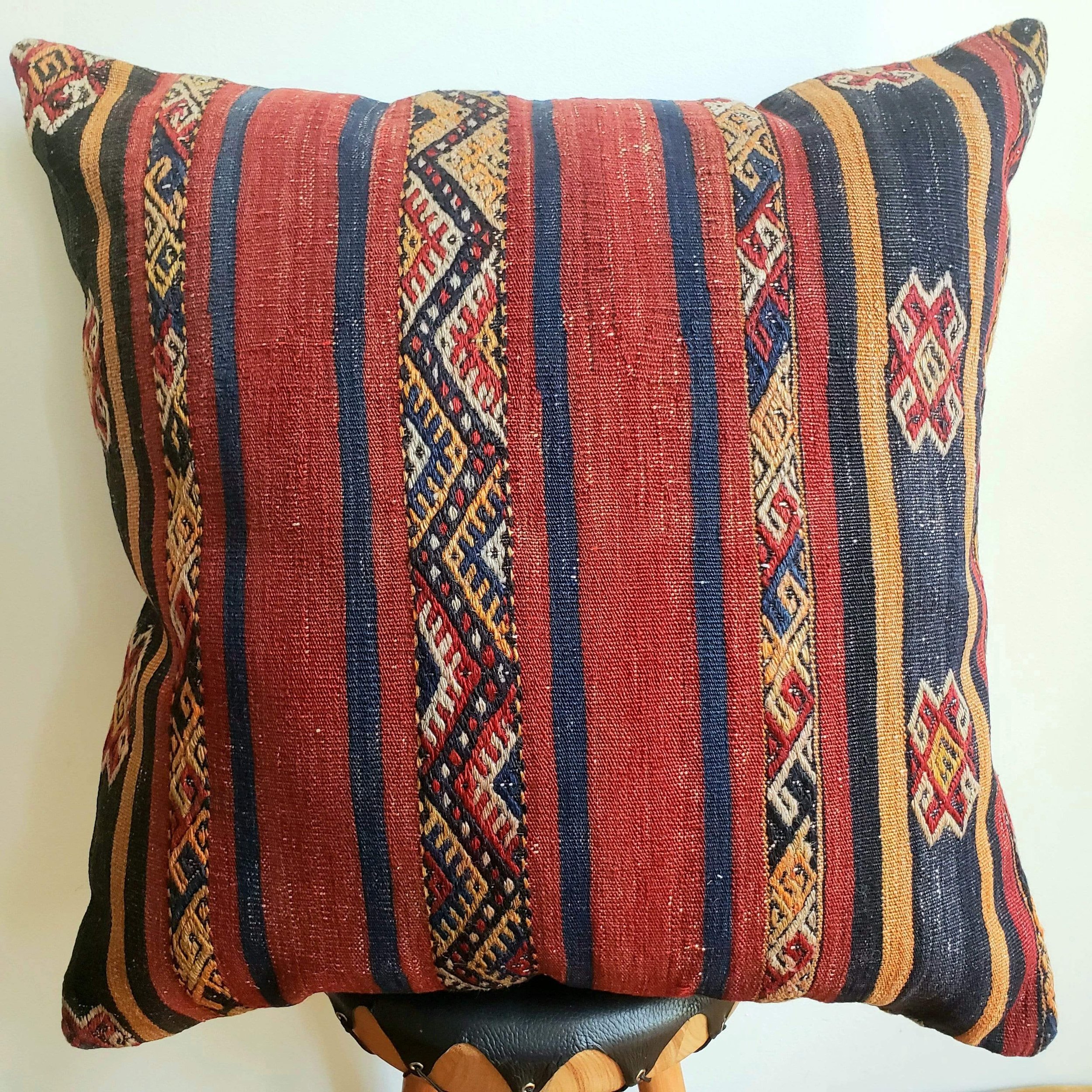 berber-wool-pillow-vintage-moroccan-floor-cushion-vkfp074-15204368121958.jpg