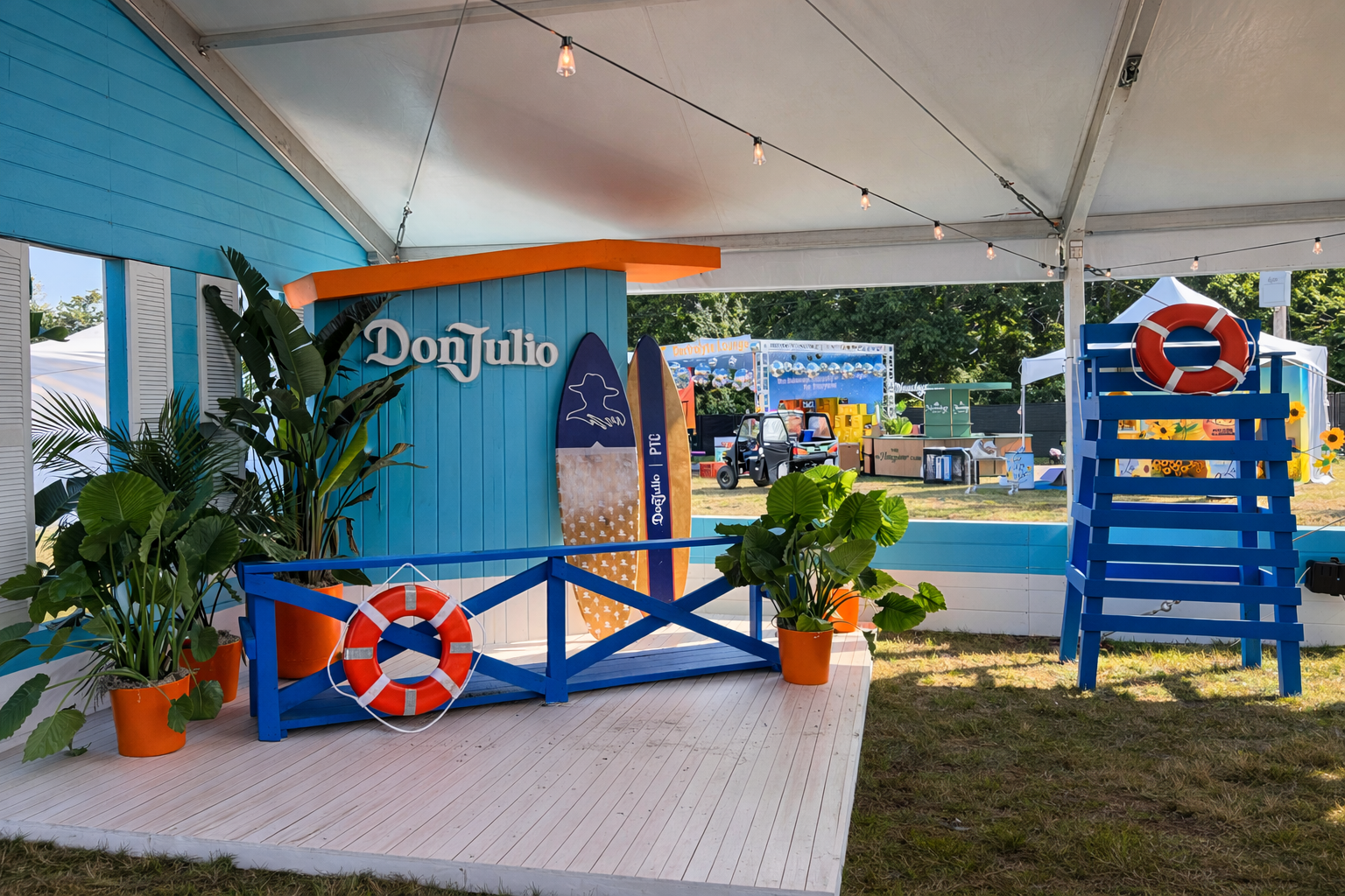 Hamptons Photo Op.png