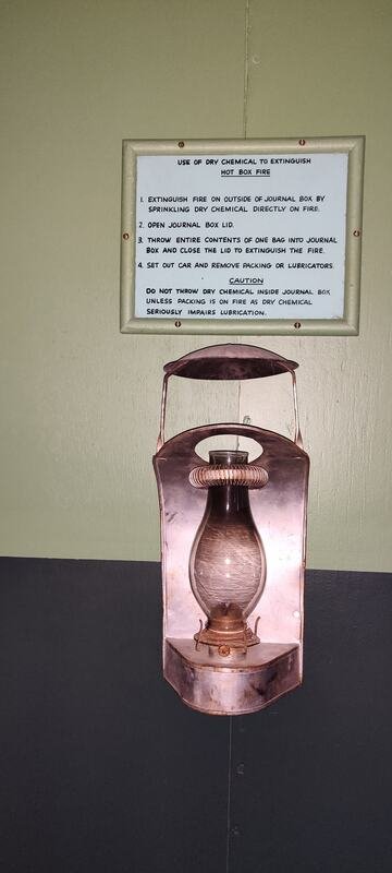 train_lamp.jpeg
