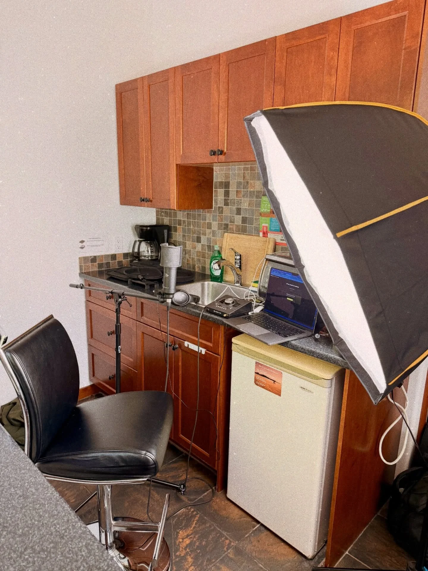 Hey Kev, you&rsquo;re on your first solo vacay in a long while. Don&rsquo;t bring your work with you!

Ok!&hellip;. Just gotta film this remote interview on AI frontiers for documentary film with the great Catherine Warren first!&hellip;. 🤷

First f