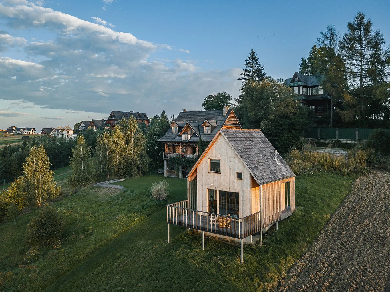 Honay_House-02-MINI.jpg