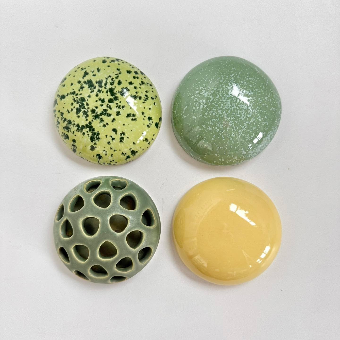Wall Pods - perfect wall art for your home or office 🙌🏼. Approx 11cm in diameter 💛💚💛💚 #ceramicartist #nzmadeproducts #wallart #modernceramics #ceramicart #handbuiltceramics