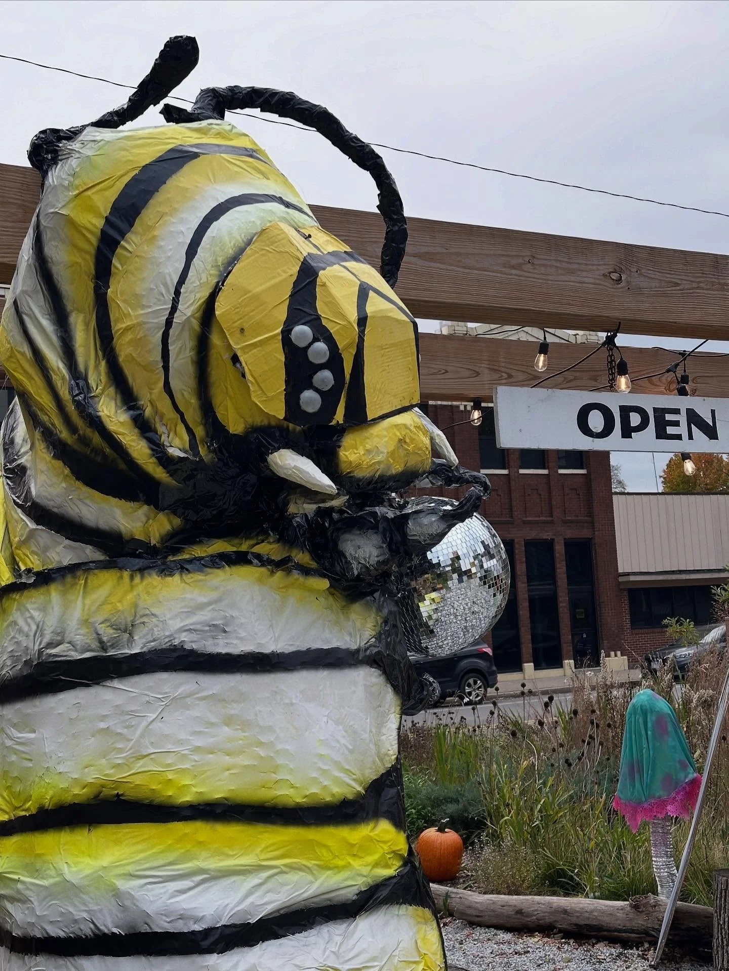 BOTANY & BEATS starts now and continues until 9p. Tickets are $15 and available at the door. This giant disco caterpillar would love to see you just as much as we do ✨
Delicious food available from @abitewithmee, drinks from @craftonehalf and @f