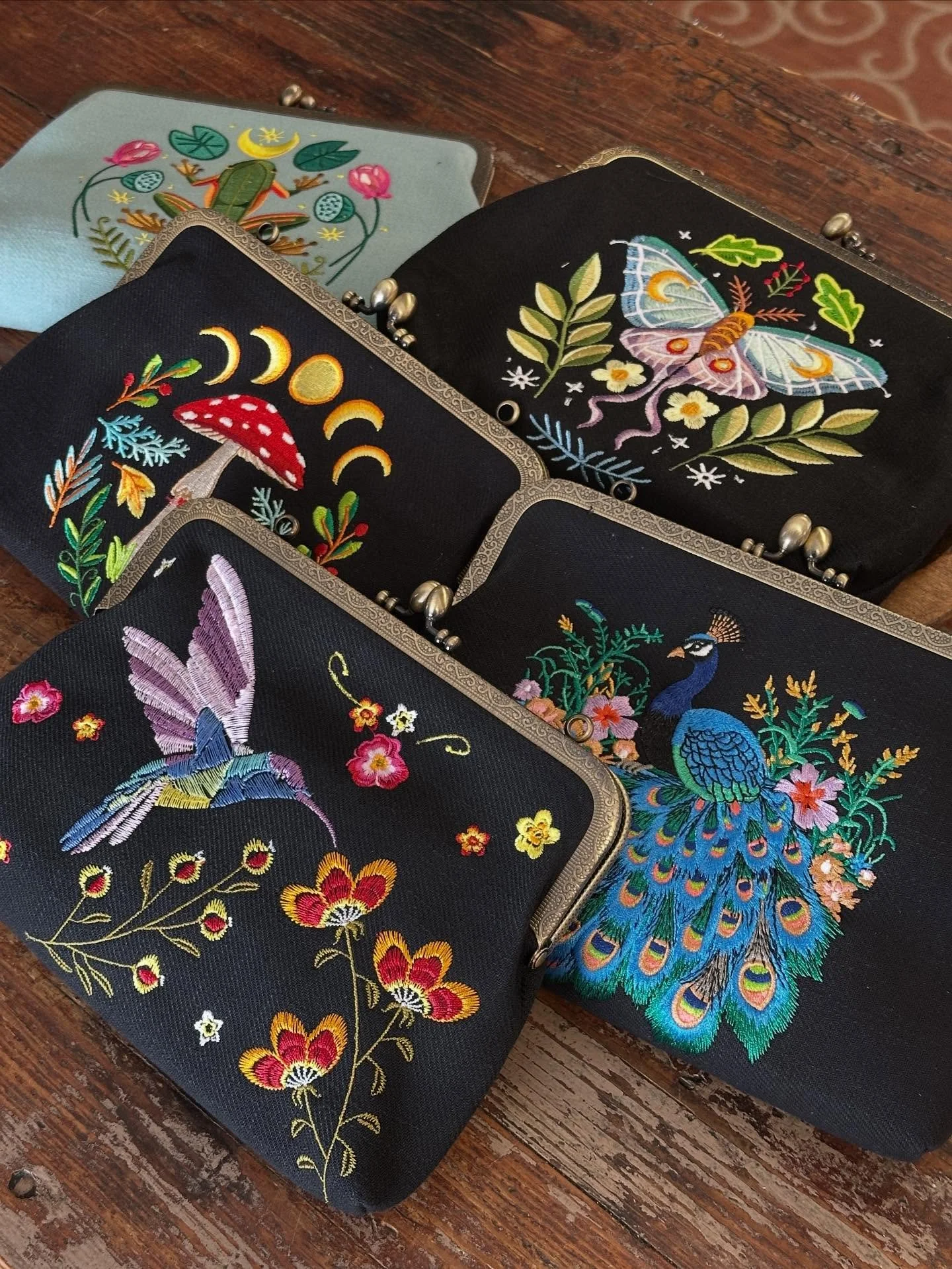 👜 A new batch of BEAUTIFUL kiss lock bags have arrived in the Shop and we&rsquo;re loving these new designs. 

We have only TWO of each design in stock, so if you want one, stop in soon OR order it online. Remember, free local delivery for orders $2