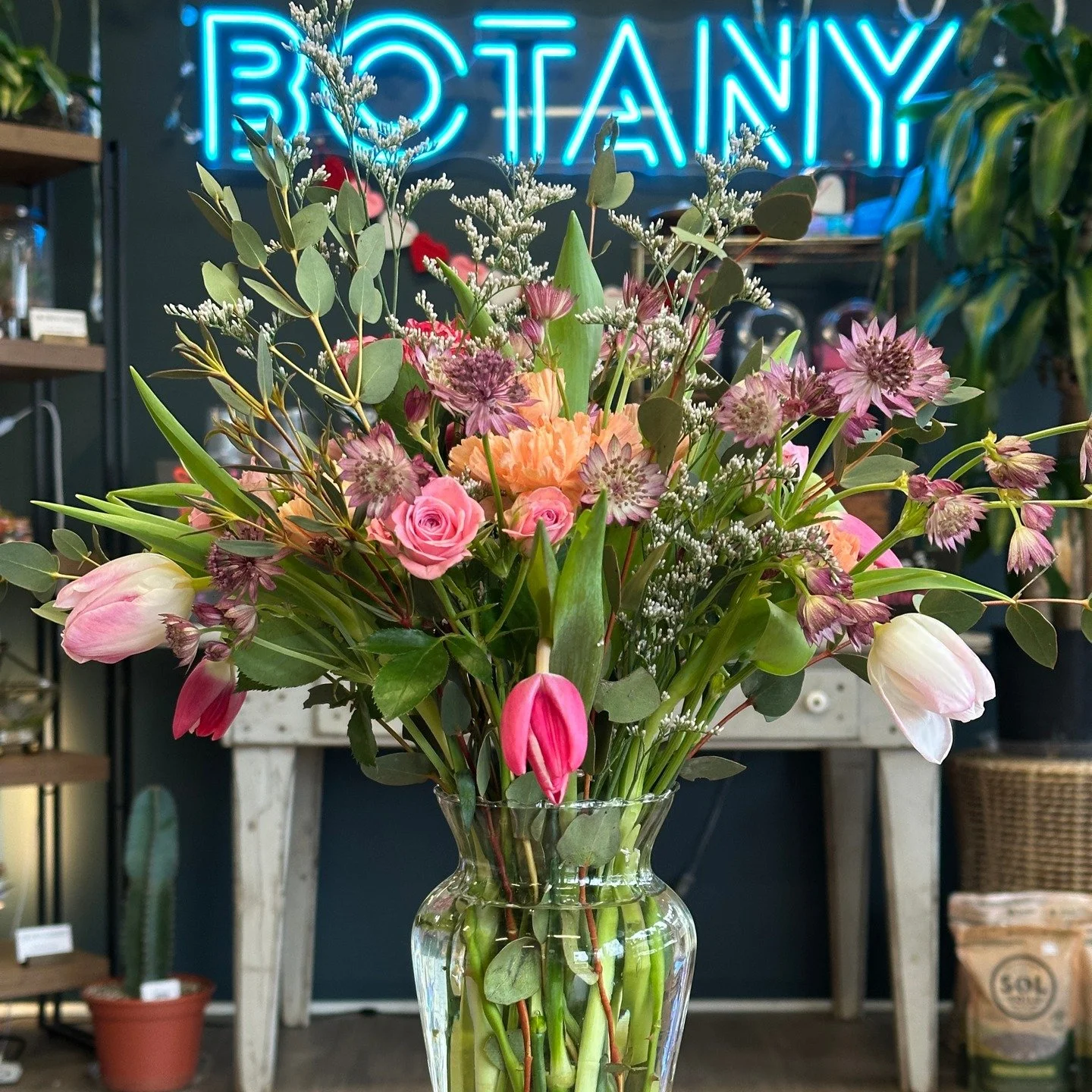 We're now accepting orders for your Botany &amp; Co. Valentine's Bouquets. And, save 10% when you order early by Saturday, January 24. Link in bio ❤️

Bouquets feature some of our favorite and fragrant ingredients including roses, stock, carnations, 