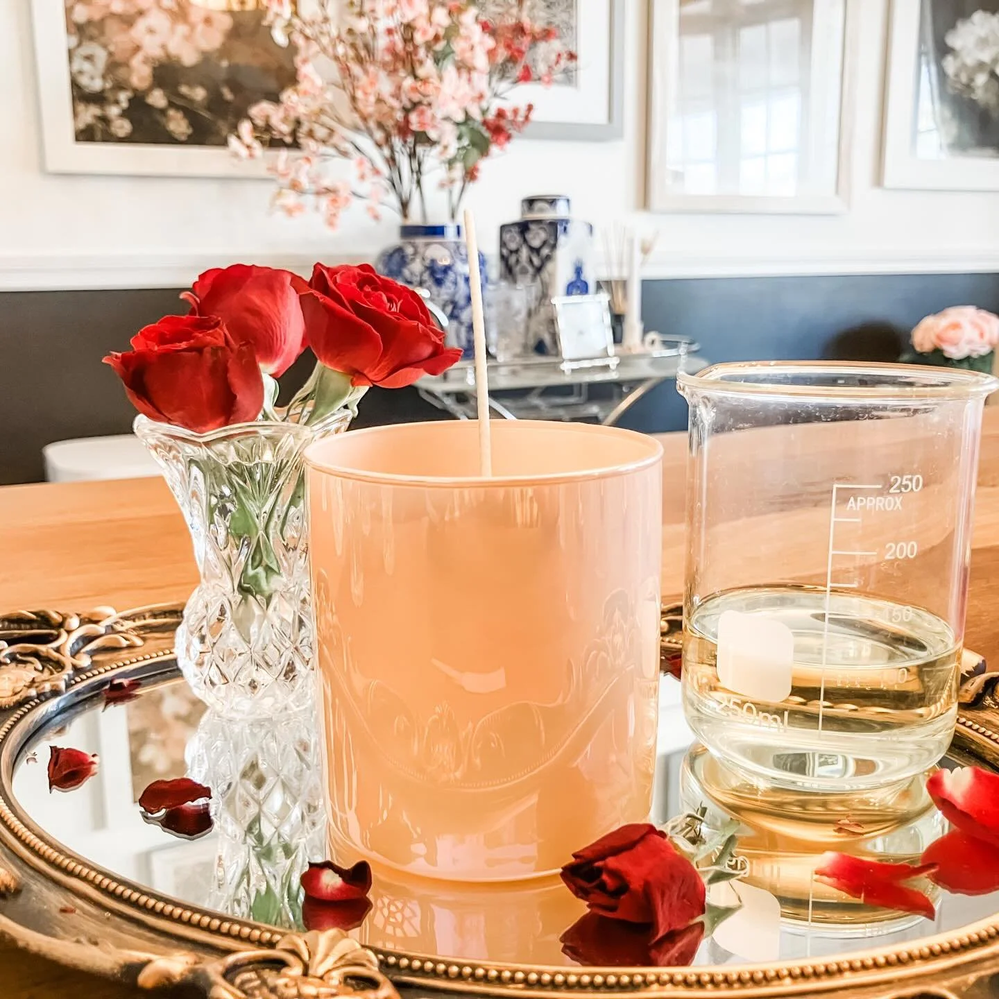 Making candles to celebrate Mothers Day&hellip; sounds pretty magical, doesn&rsquo;t it? Well, you&rsquo;re in luck, because we have *just a few* tickets remaining for this Saturday&rsquo;s candle making class with @sky_apothecary 

I&rsquo;ll drop t