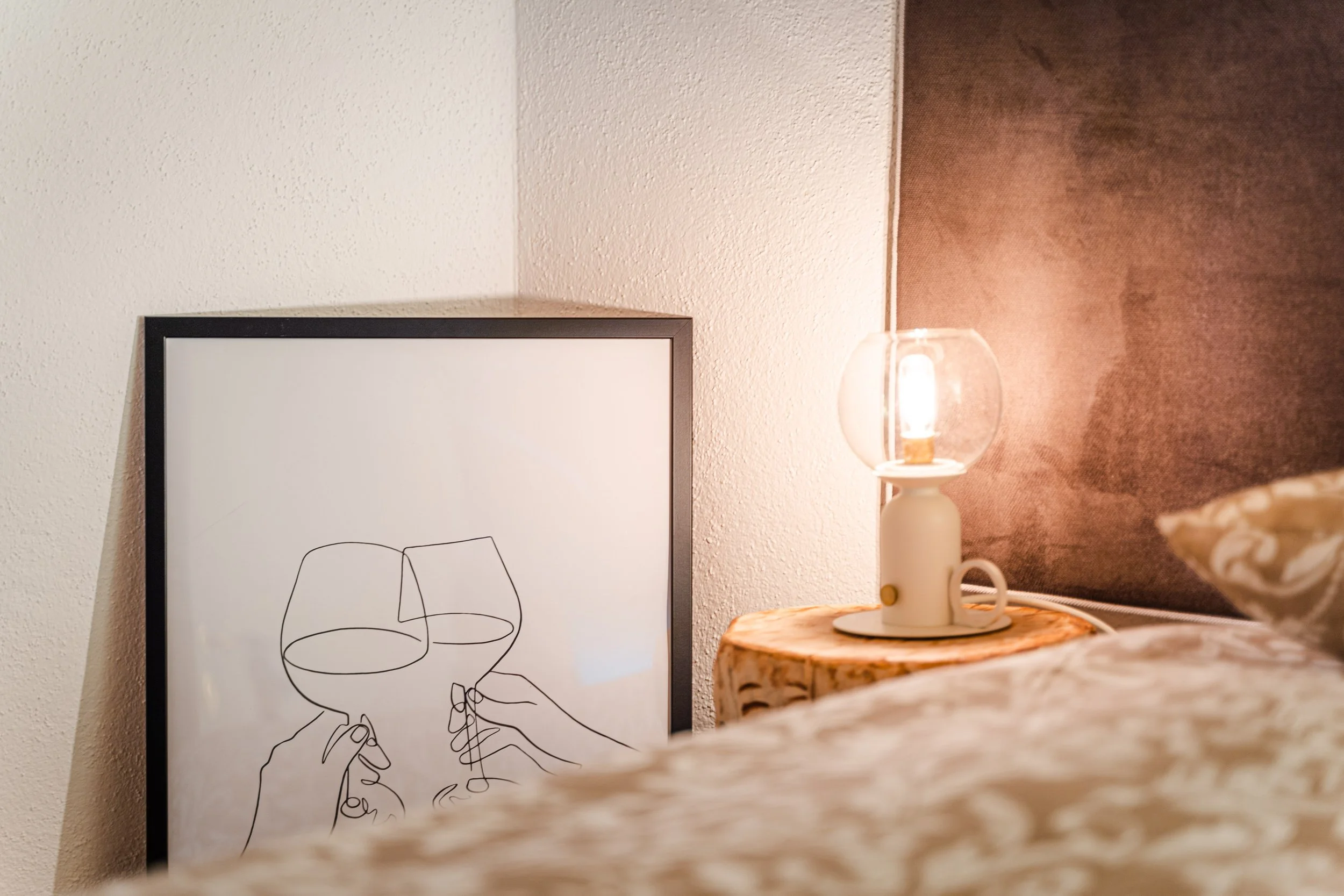 Lampada con quadro vino