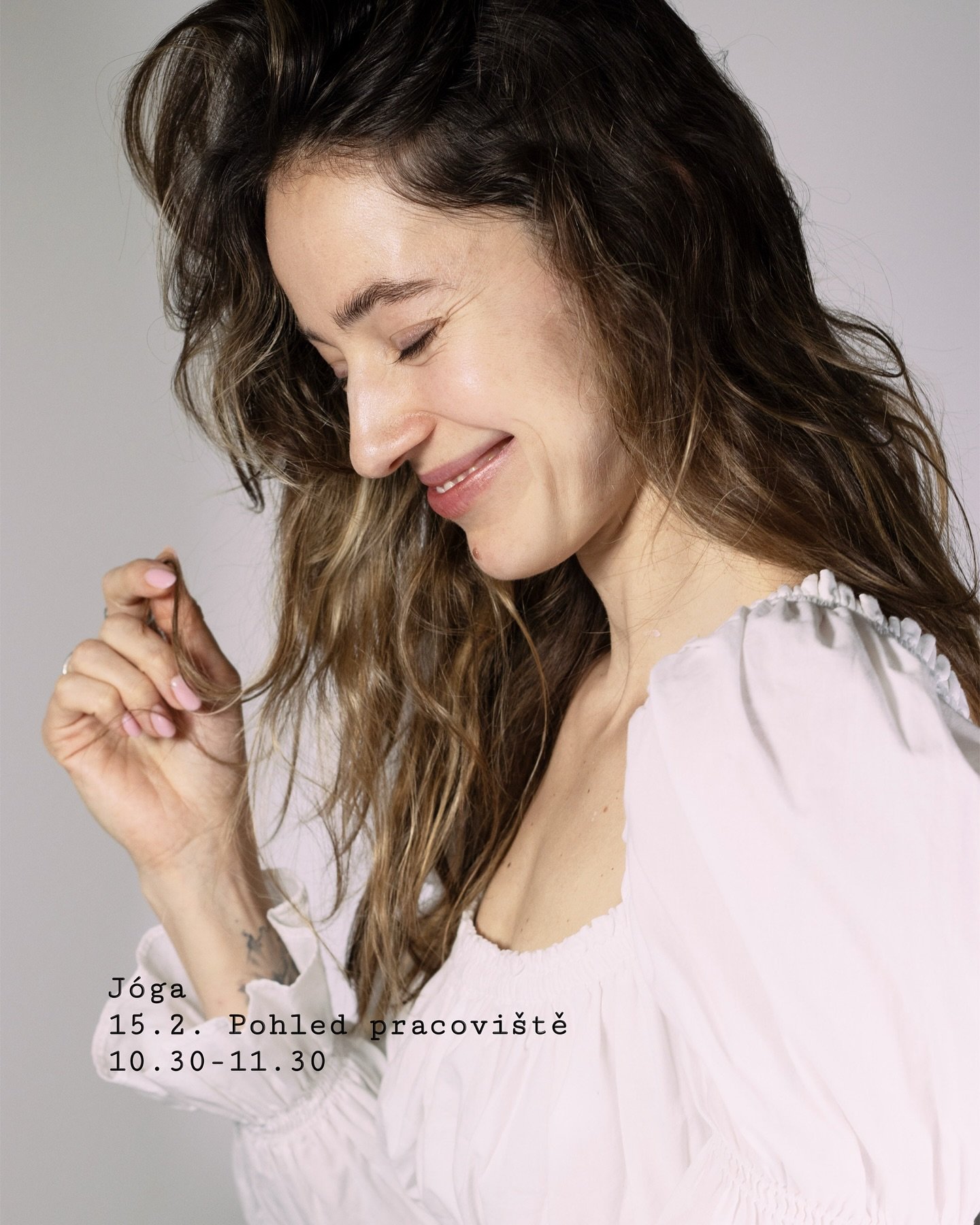 Zvu v&aacute;s na j&oacute;gu do letensk&eacute;ho prostoru @pohledpracoviste.🩵

Lekce se kon&aacute; 15.2. v čase 10.30-11.20, pro z&aacute;vaznou rezervaci mi napi&scaron; zpr&aacute;vu. 

Tě&scaron;&iacute;m se na v&aacute;s, Tereza 

(Foto: @fot