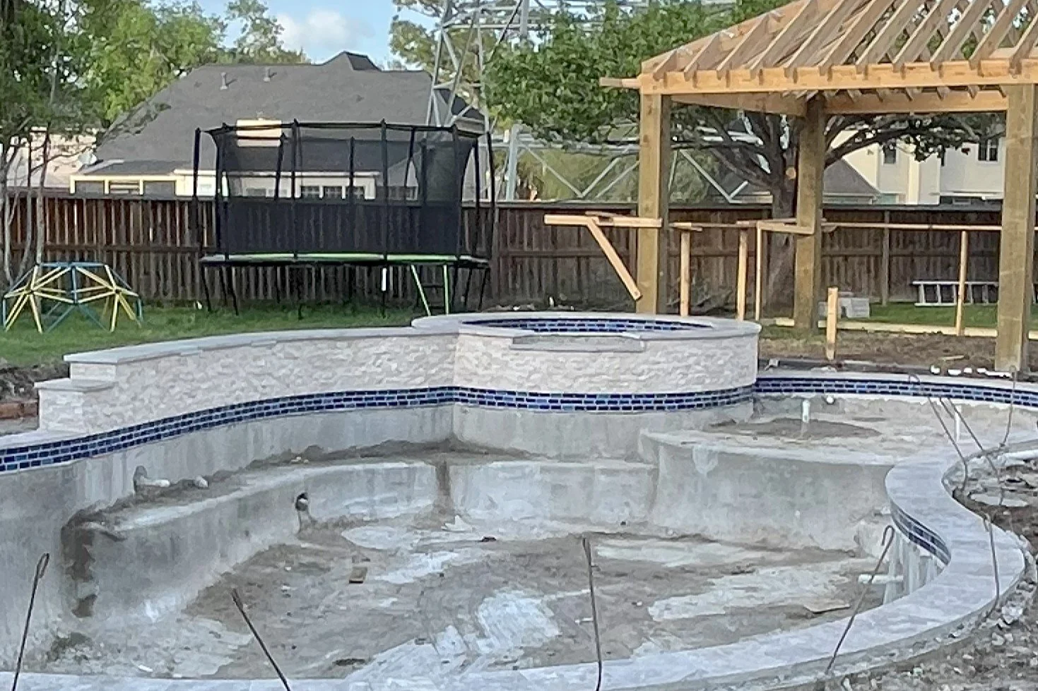 Silverlake in Pearland new construction pool, spa, and patio