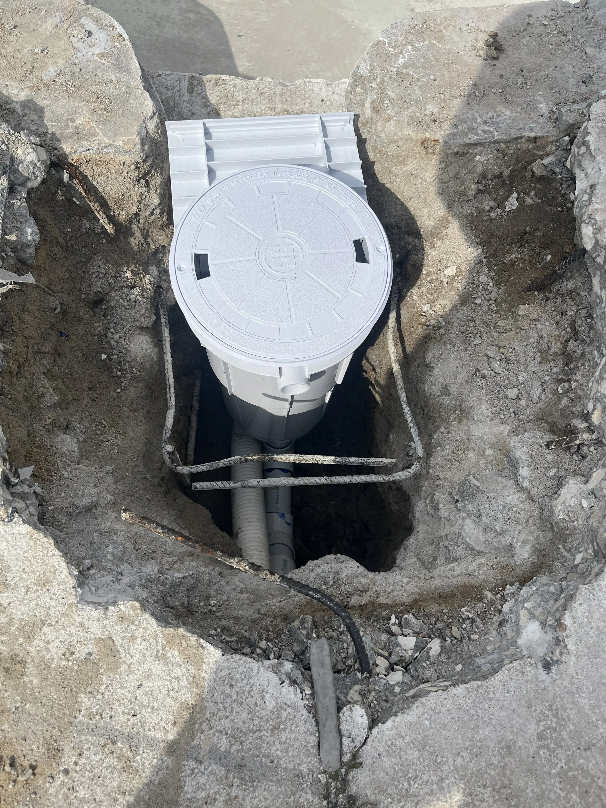 Lakepoint Forest swimming pool skimmer replacement