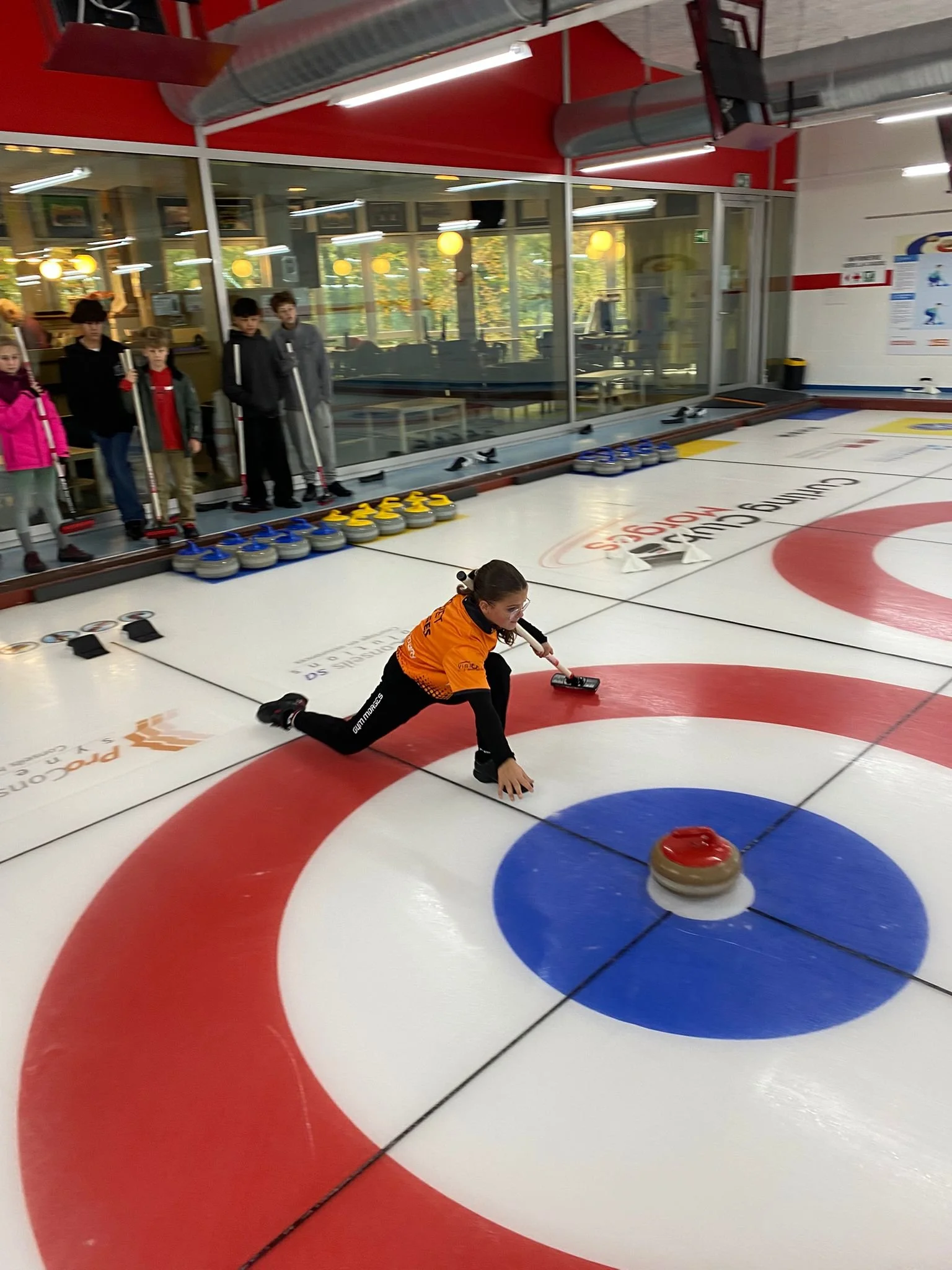 2230 Curling_004.jpg