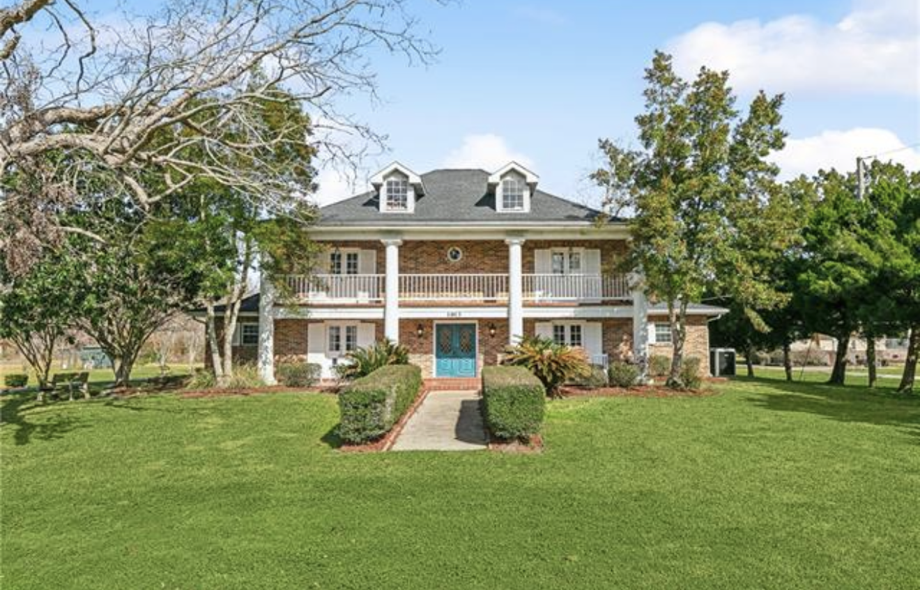 1913 Bayou Road
