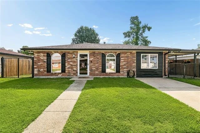 2413 Bobwhite Street