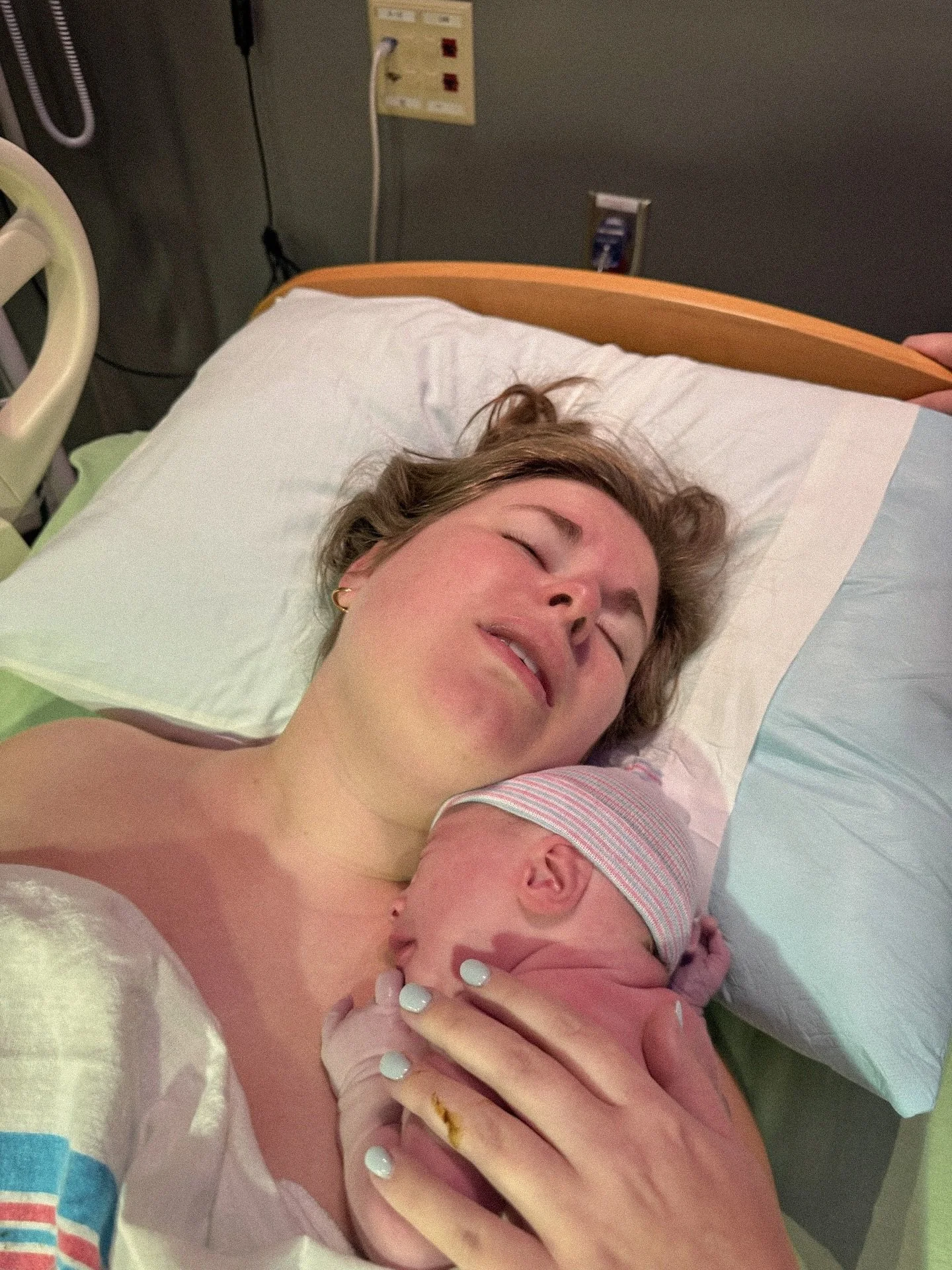 Kaitlin&rsquo;s birth story is one I&rsquo;ll carry with me for a long time. 💫

Friday morning she saw Dr. Daniell for a sweep &mdash; and by that evening, things were picking up. She texted me around 7, saying contractions were getting stronger, bu