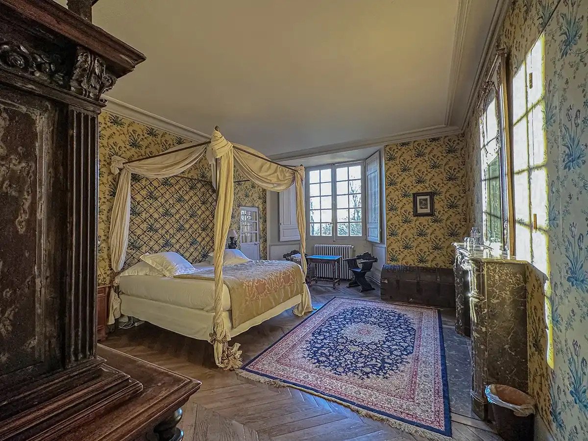 tulipe-renaissance-room-chateau.jpeg