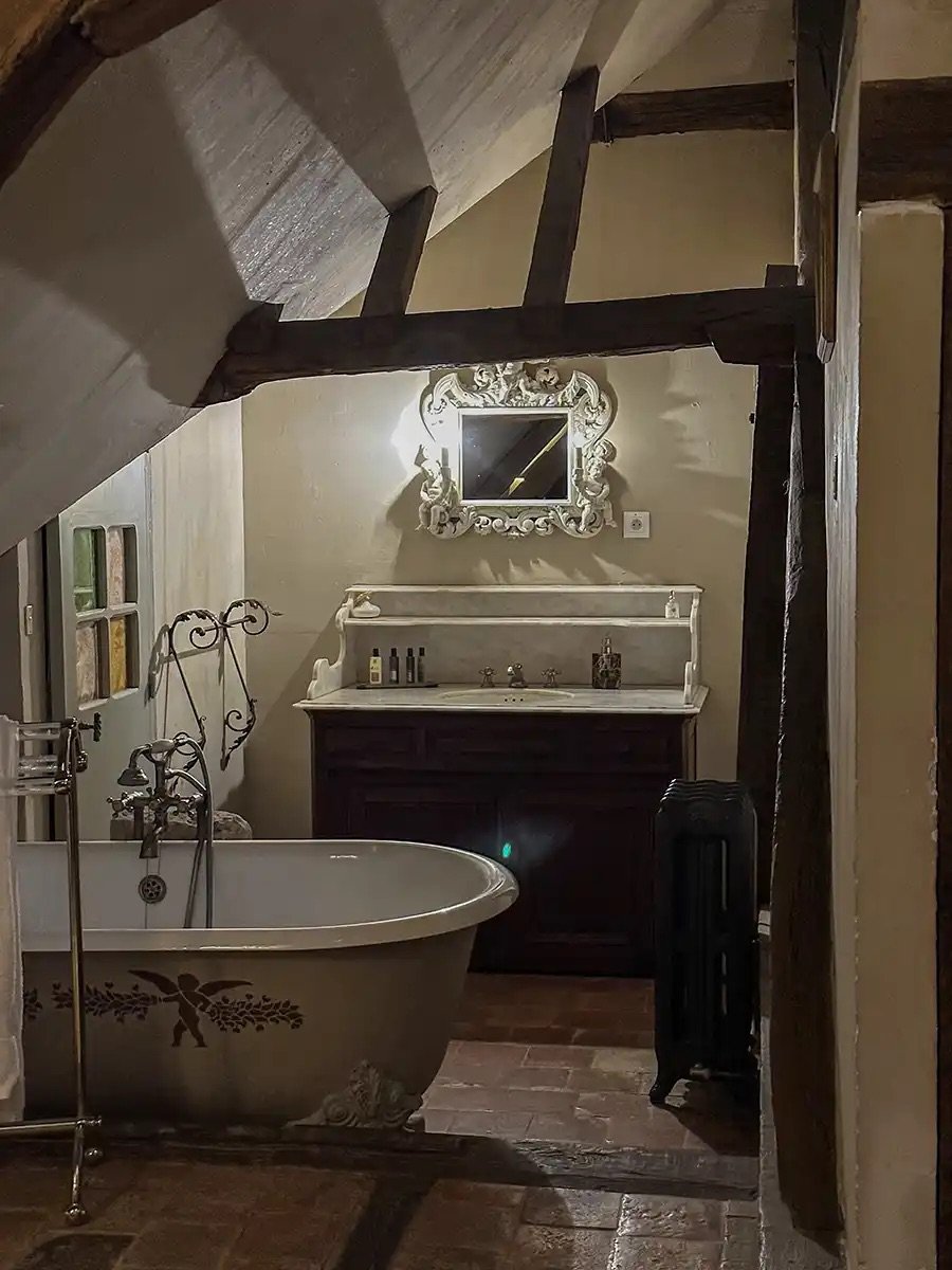 bathroom-bridal-suite.jpeg