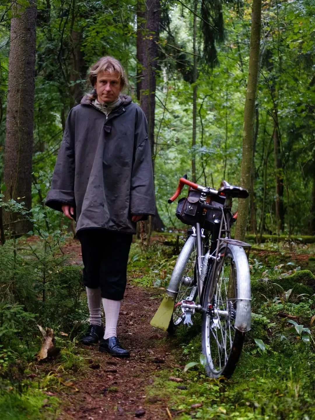 Tunk fashion 🫜 In the enchanted forest of Viikki 🕸️🍄 the darkness descends 🪾 and wetness abounds