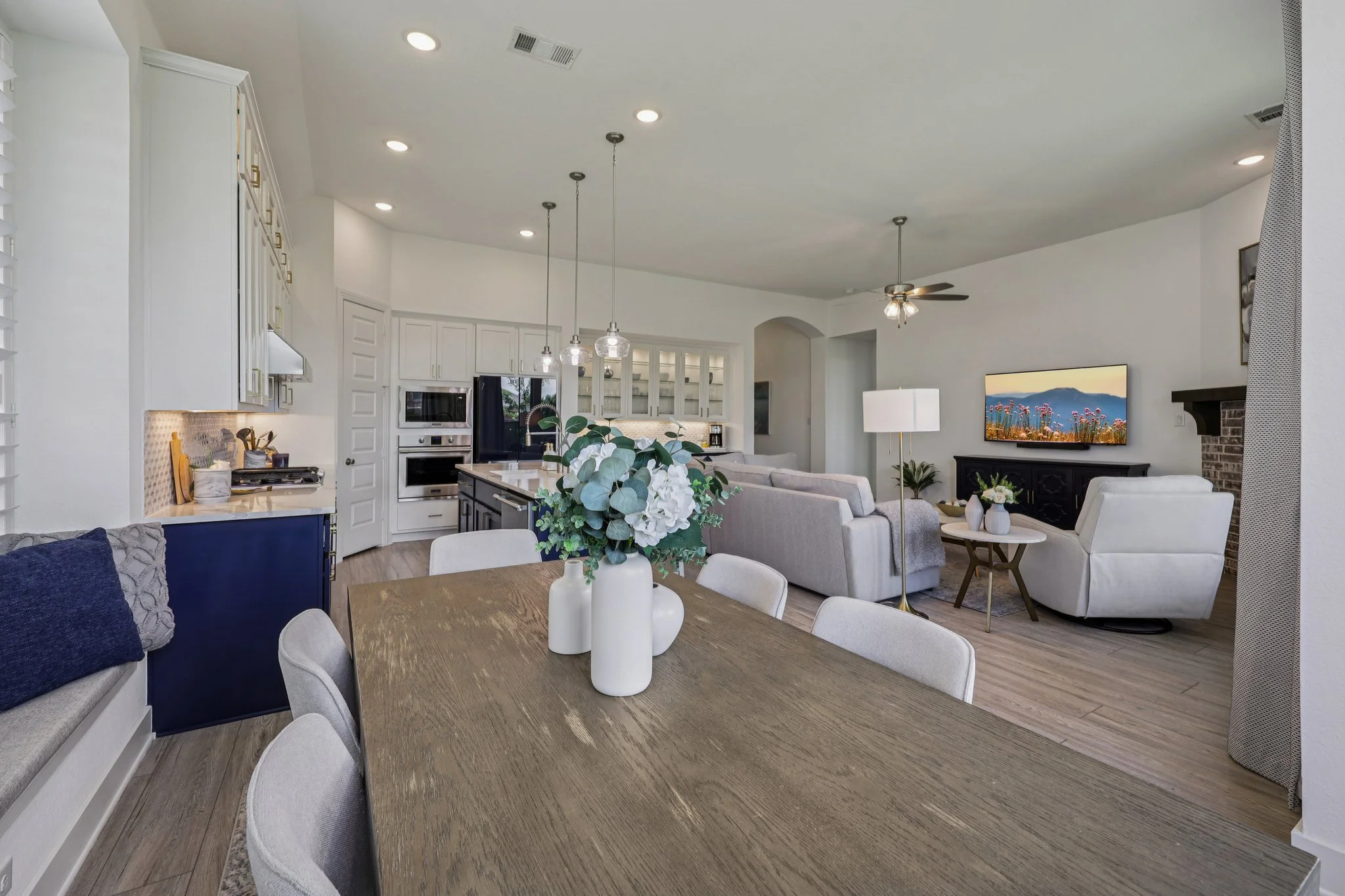 16-web-or-mls-Dartmoor Dr-S0508-014.jpg