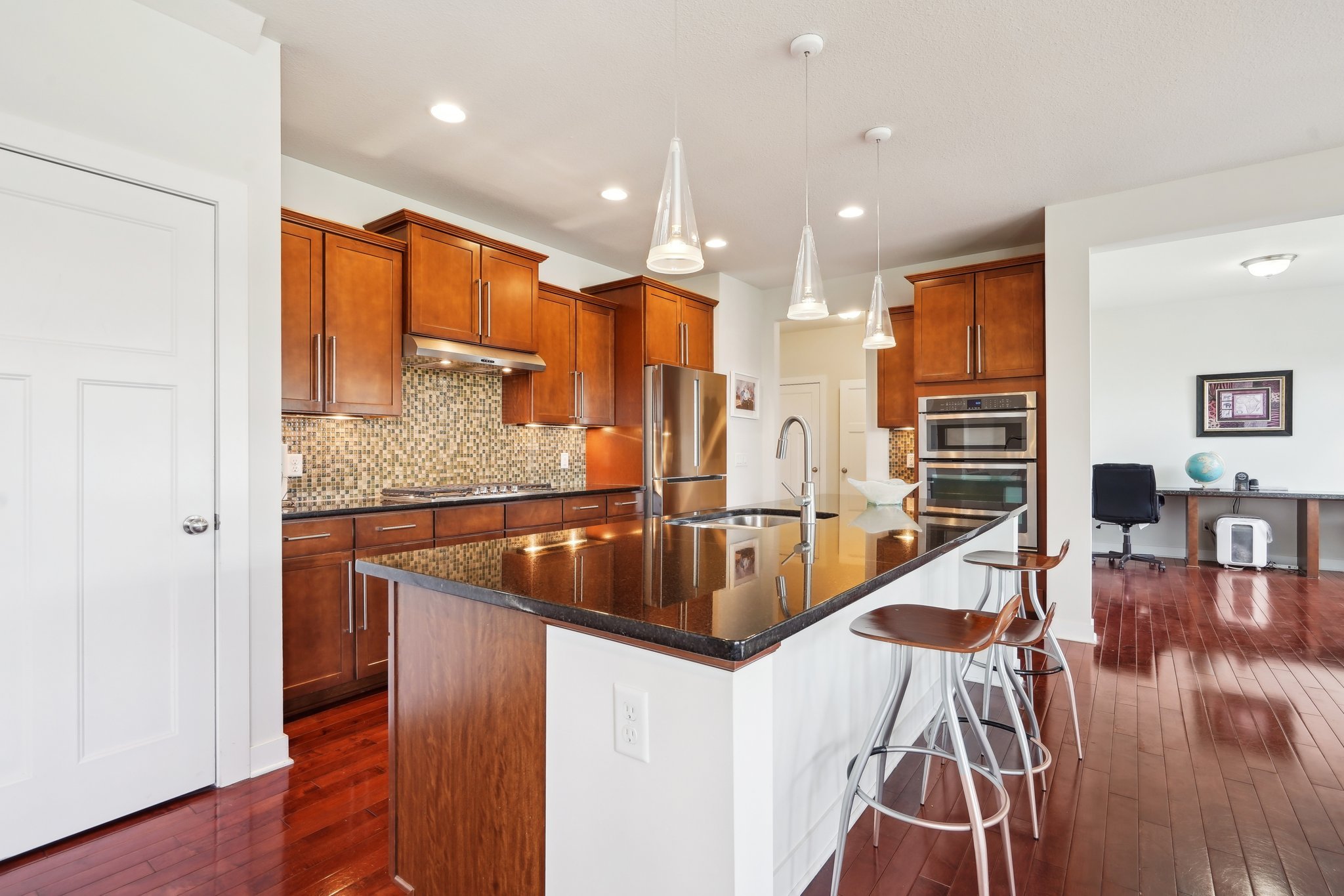 24-web-or-mls-72nd Pl-0805-024.jpg