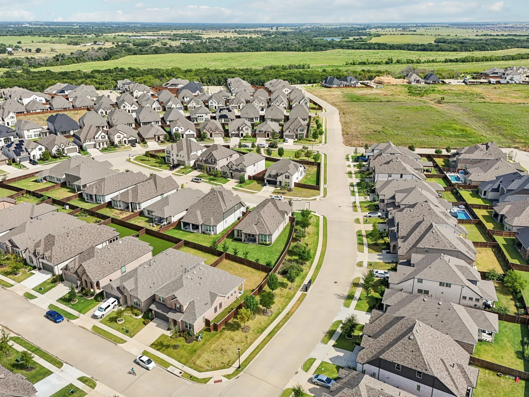 64-web-or-mls-Dartmoor Dr-S0508-062.jpg