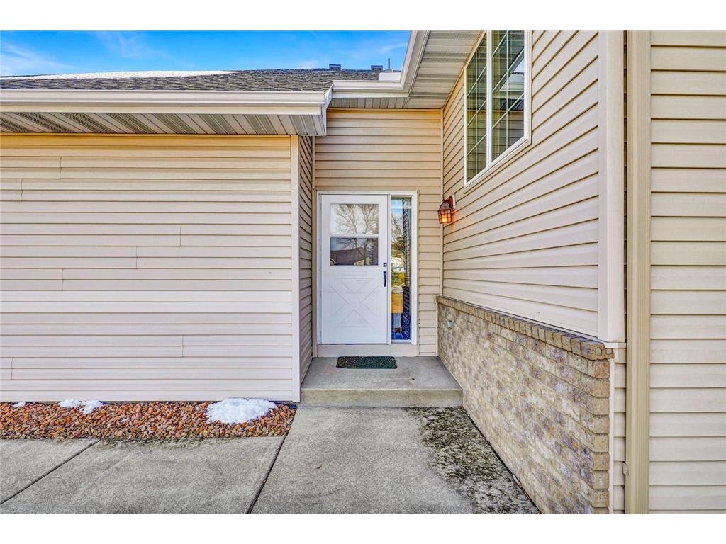 5594 Nathan Lane N #4 Plymouth, MN