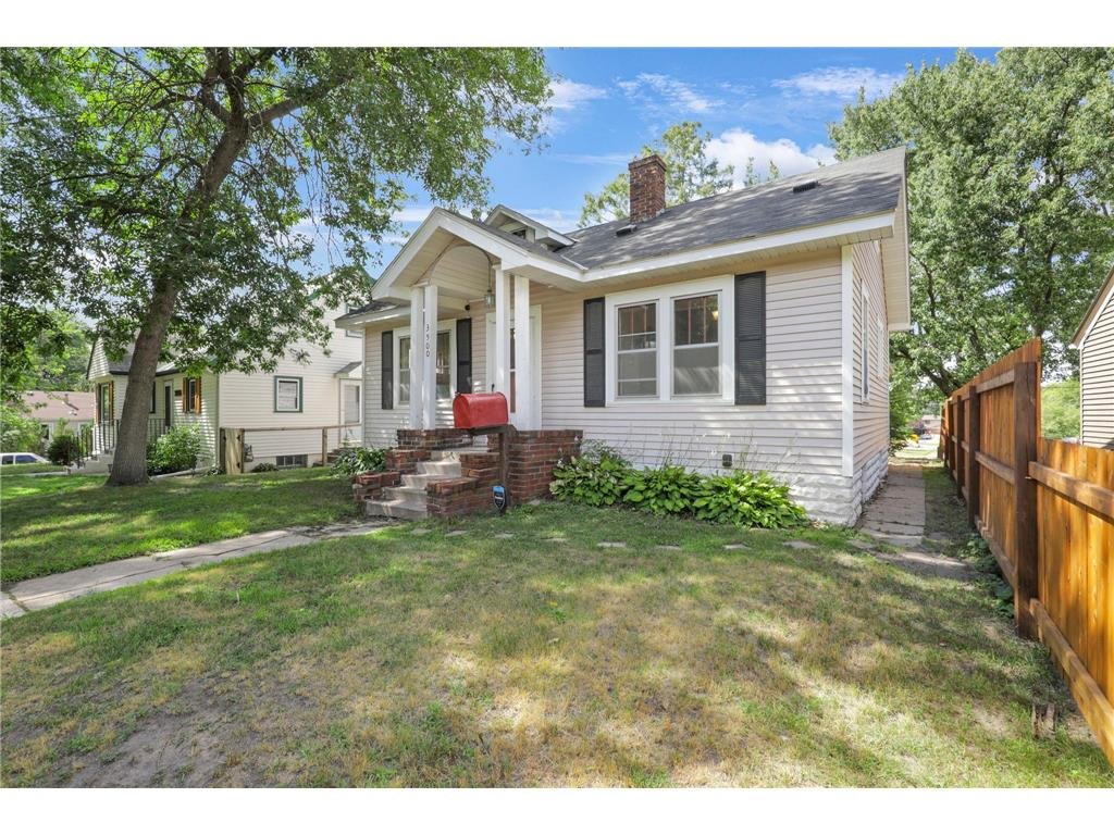 3500 30th Avenue N Robbinsdale, MN