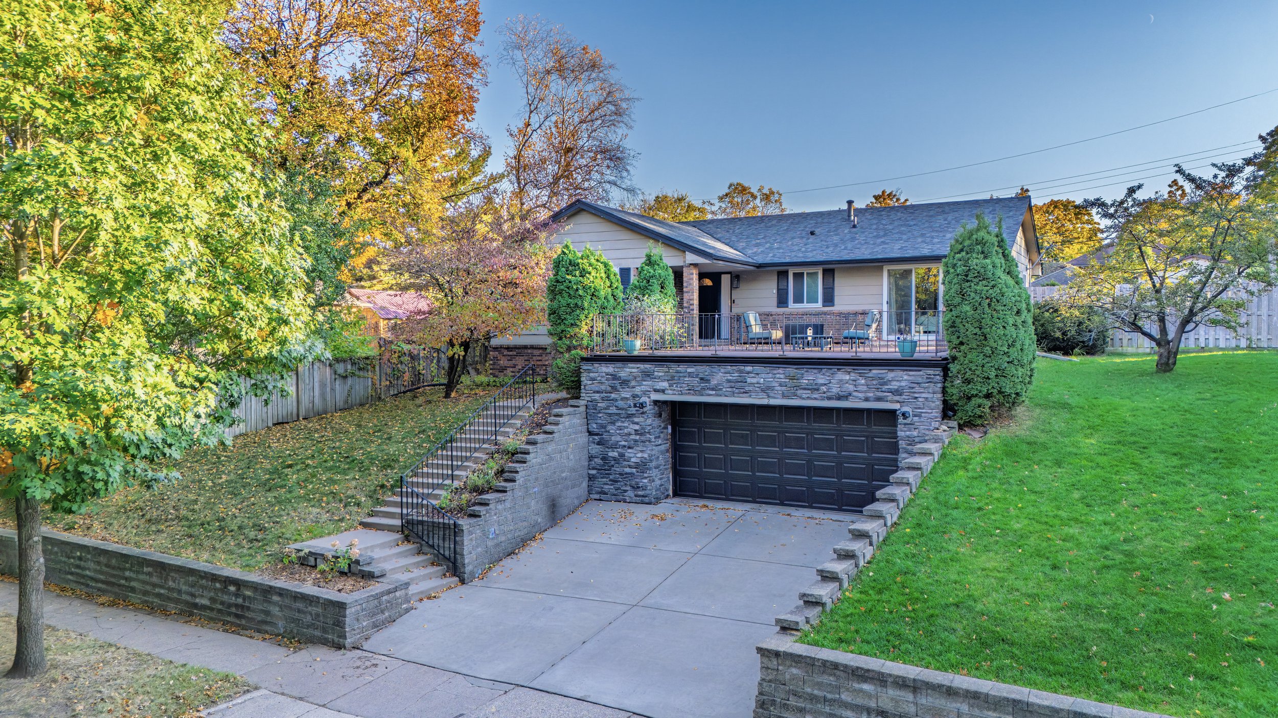 PENDING - 2 Belvidere Street E, Saint Paul, MN 55107