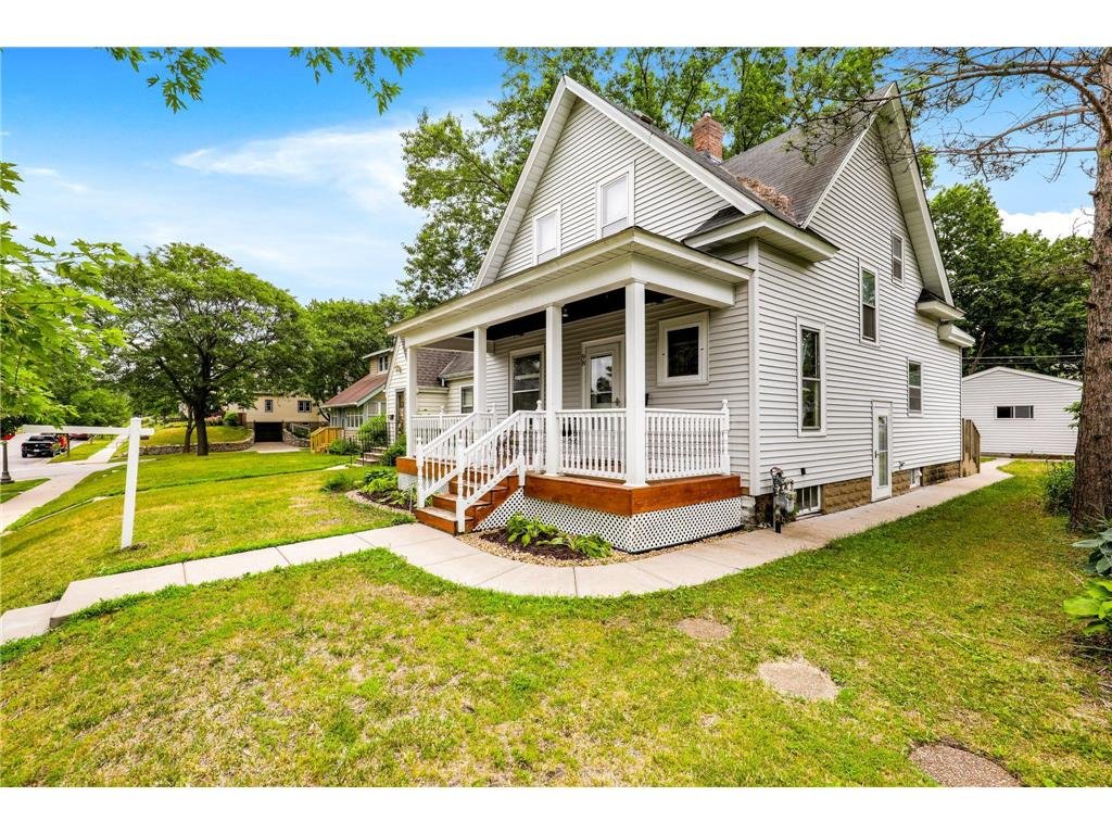 98 Rose Avenue W Saint Paul, MN