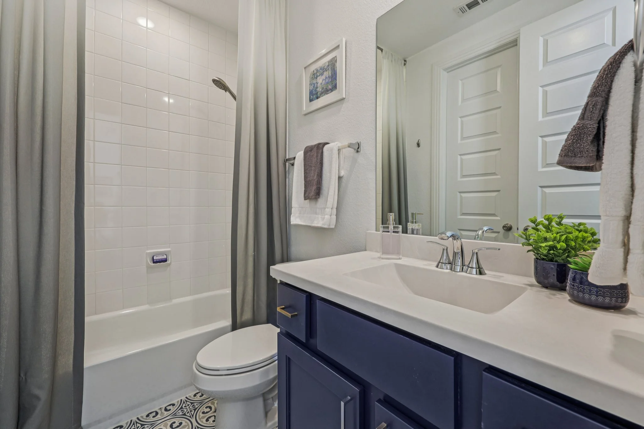 37-web-or-mls-Dartmoor Dr-S0508-035.jpg