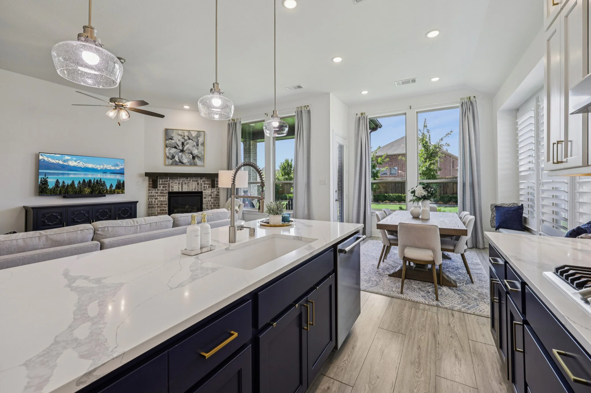 17-web-or-mls-Dartmoor Dr-S0508-015.jpg
