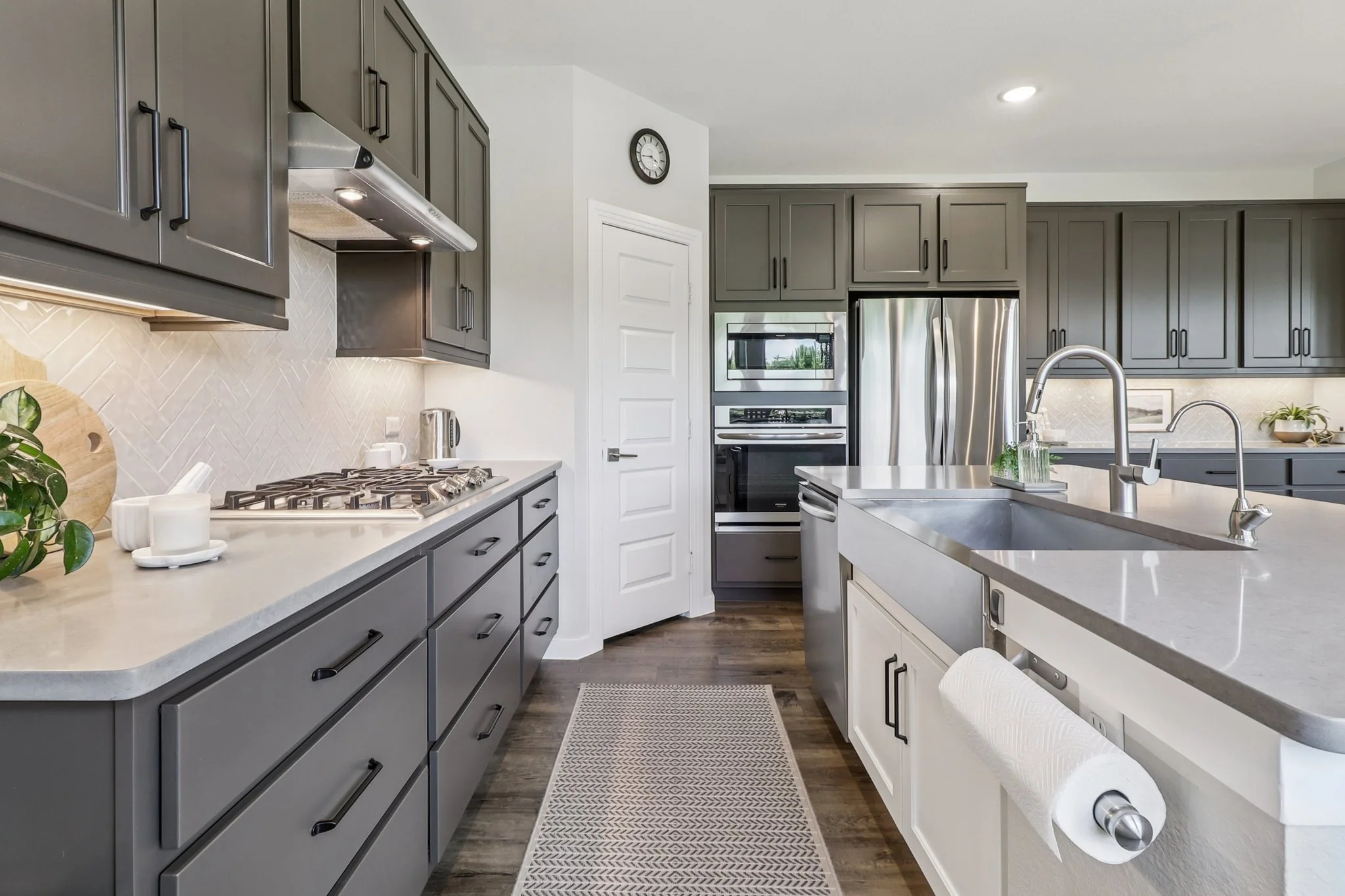 13-web-or-mls-Rosemary Ct-S1107-011.jpg