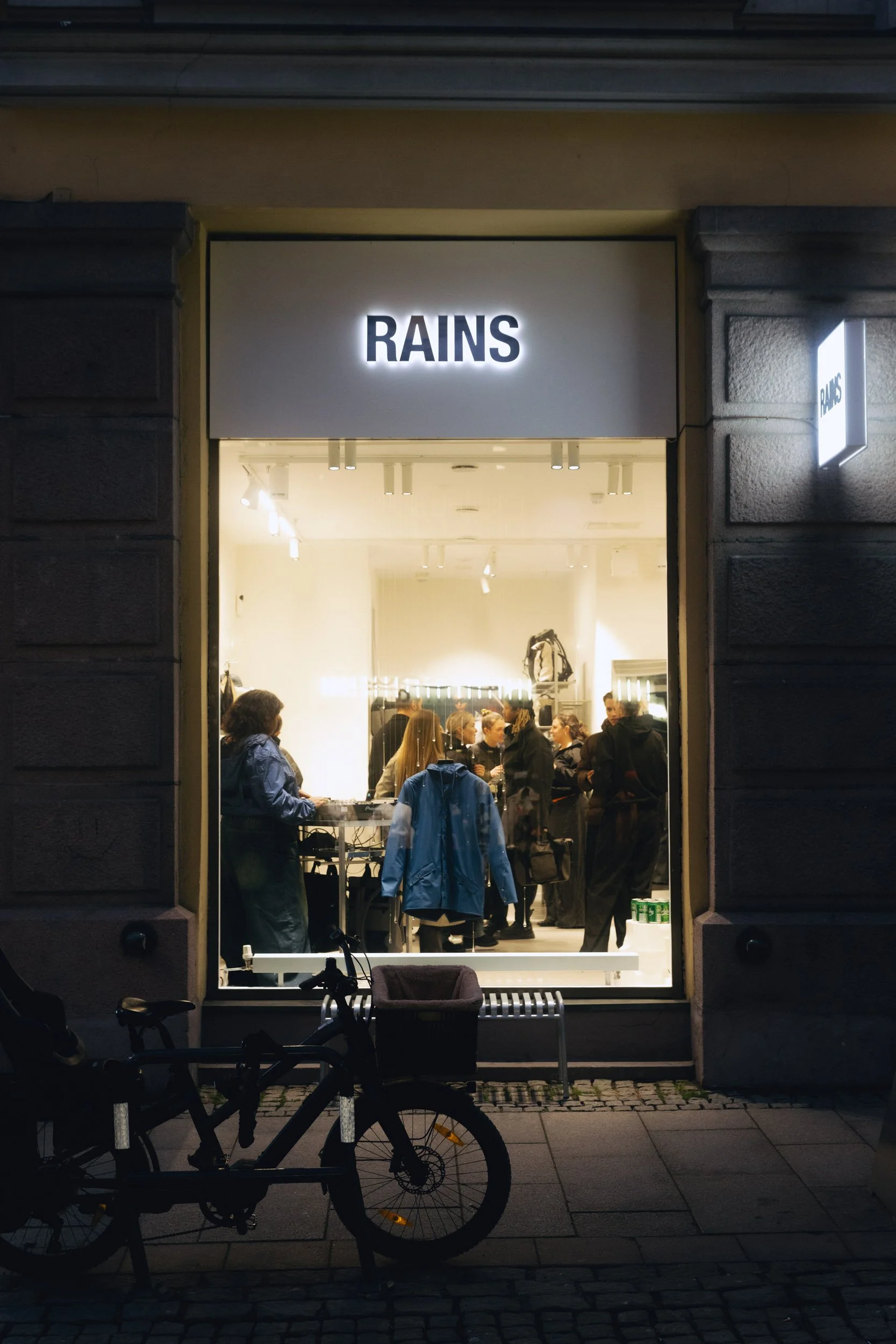 Rains Oslo - Right