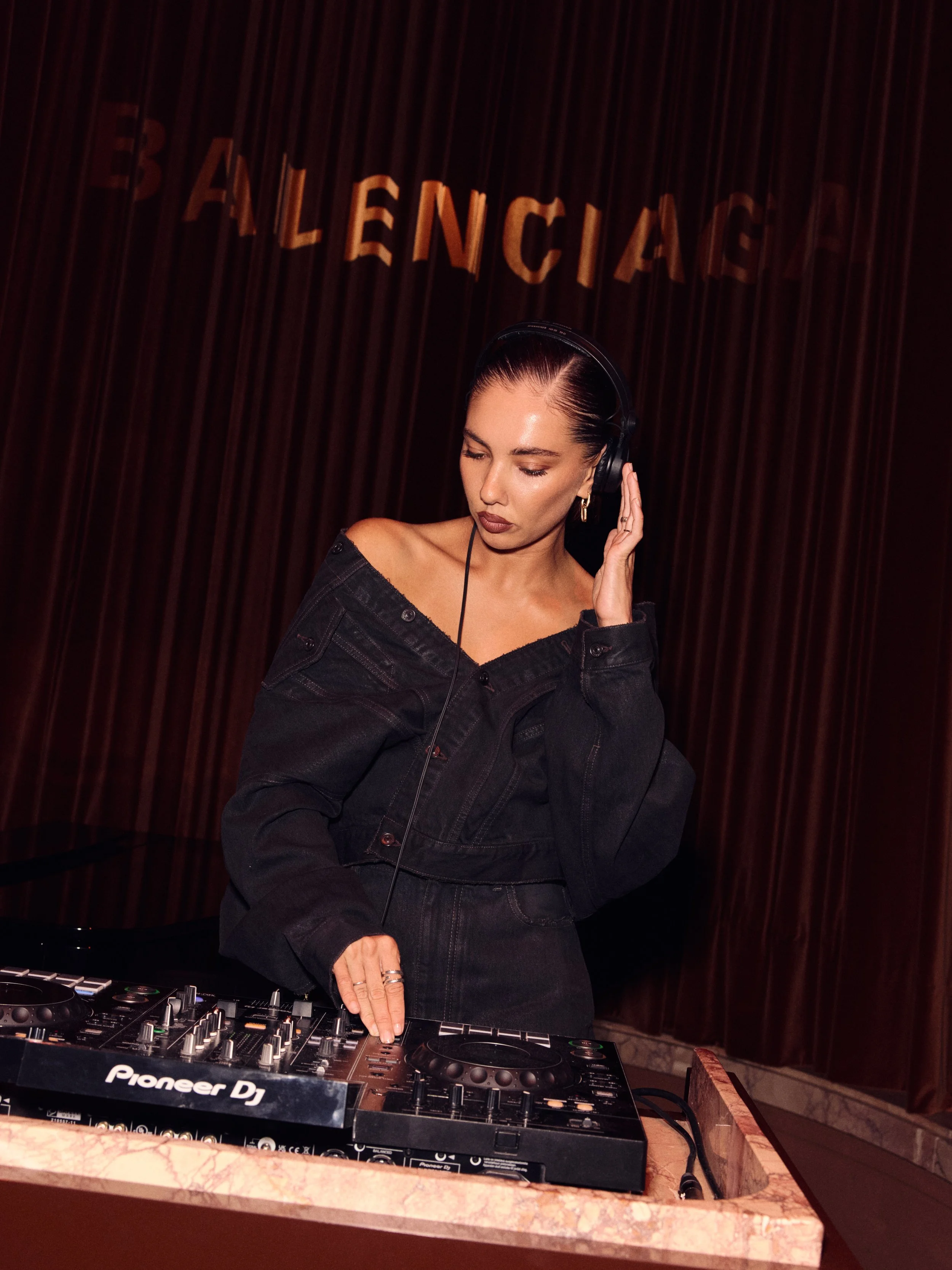 BALENCIAGA- Left 