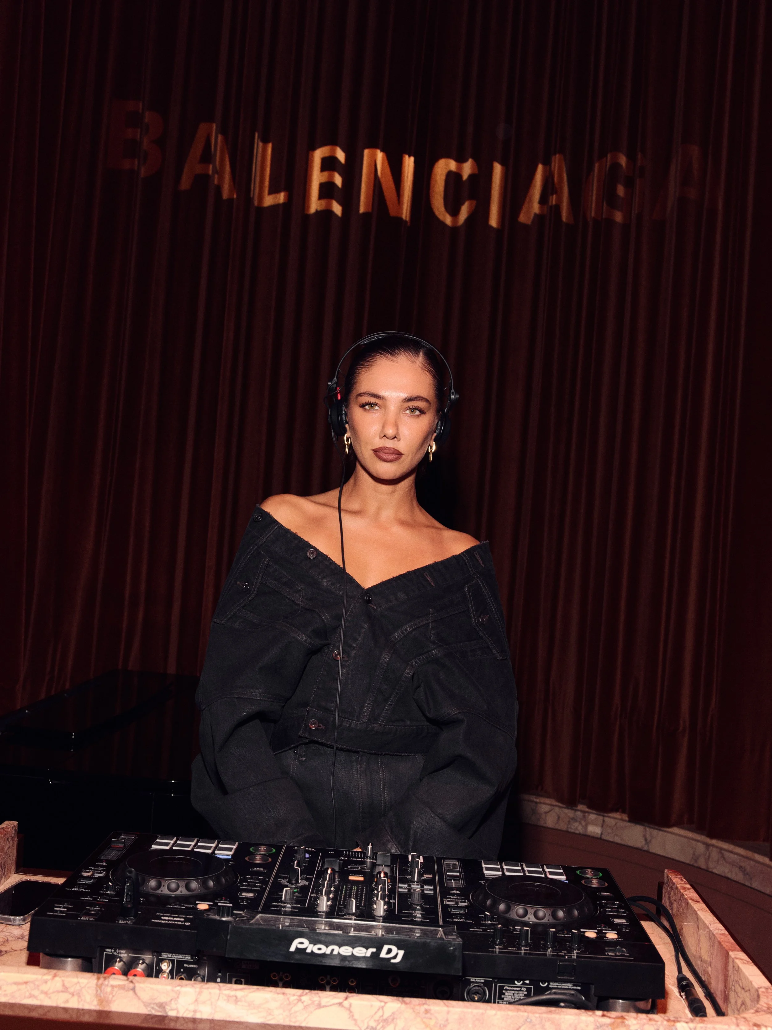 BALENCIAGA- Right 
