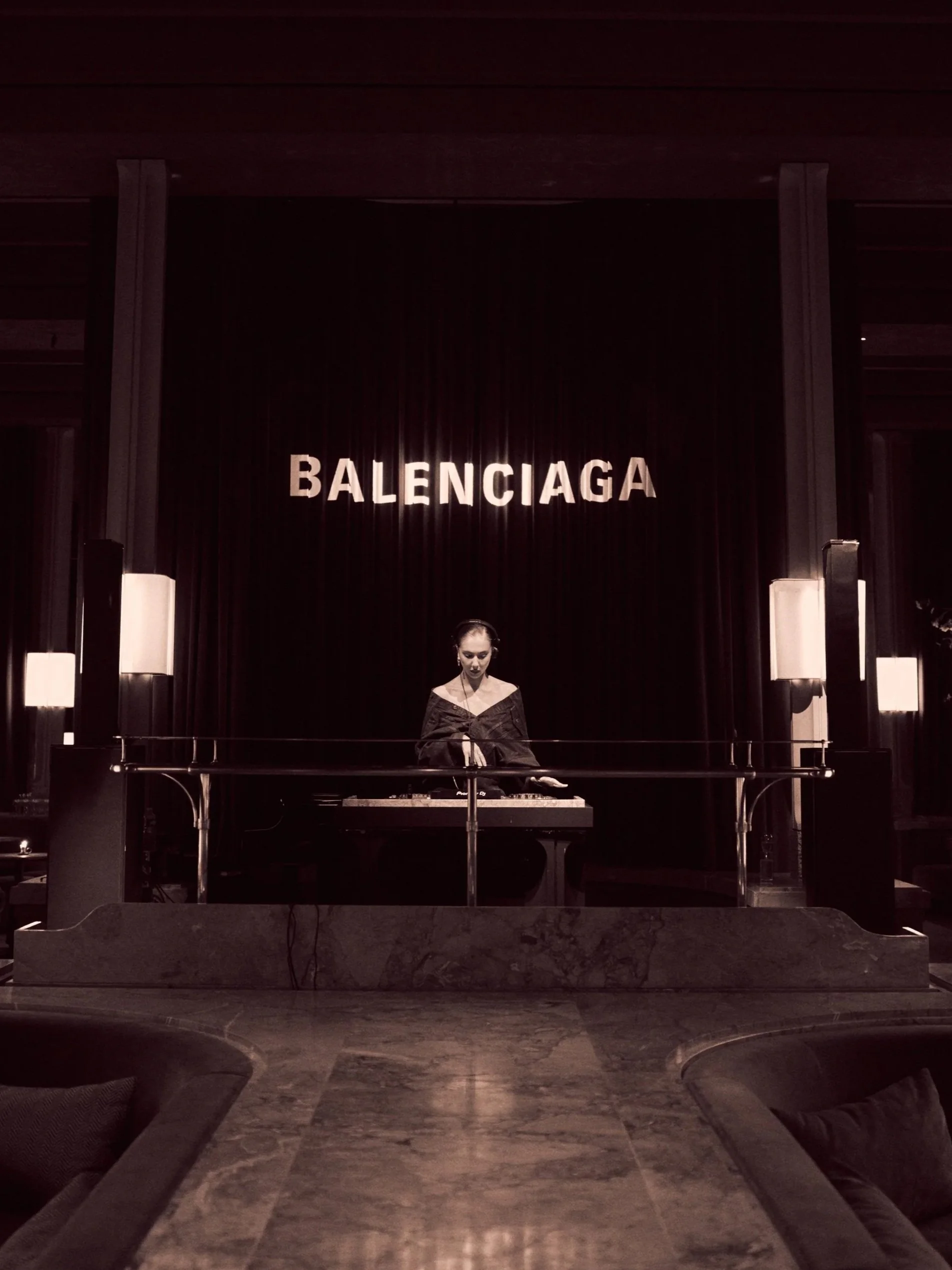 BALENCIAGA - Middle 