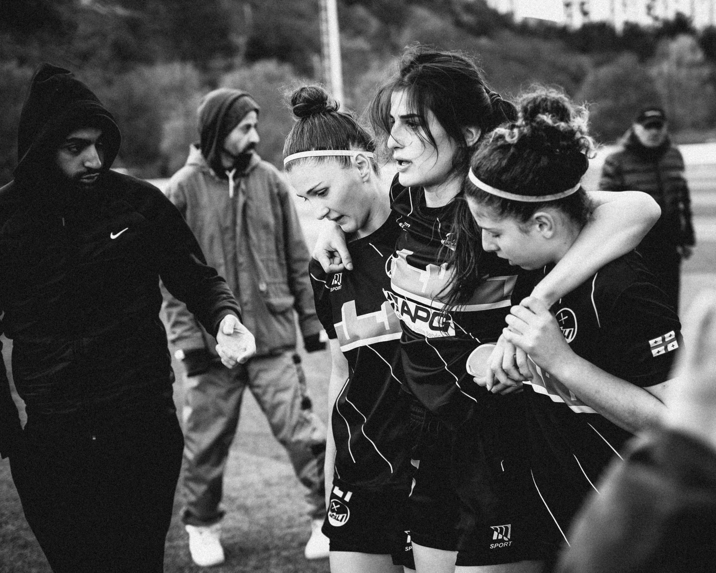 Ani Dzadzua being carried off the pitch by her teammates after getting injured. Later it turned out to be a torn ACL, an absolute plague of women's football, and sadly as it stands there isn't any clear understanding of how to deal with it. Ani will 