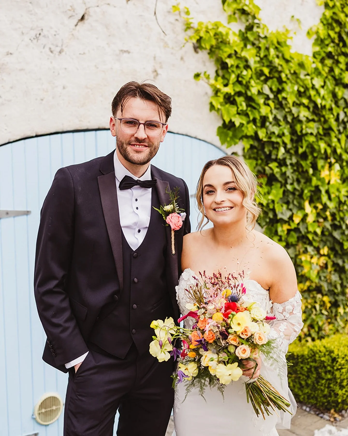 Some photos from Karen &amp; Emmet's beautiful wedding at The Village Barn, Tyrellspass.

The weather was beautiful and there was a lovely relaxed vibe throughout the day and was enjoyed by all.

@thevillagebarnweddings 
@karenbrennan93

Flowers by @
