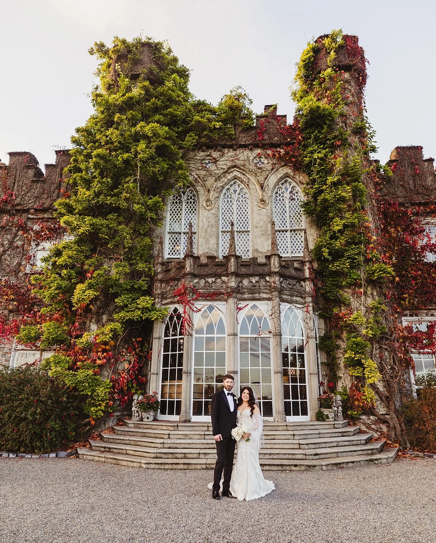 Some photos from Natalie &amp; Gareth&rsquo;s beautiful wedding at the amazing Luttrellstown Castle Resort.
Natalie &amp; Gareth travelled all the way from the US to have their fairytale wedding in a magnificent Irish Castle venue.

@natalieshaver 
@