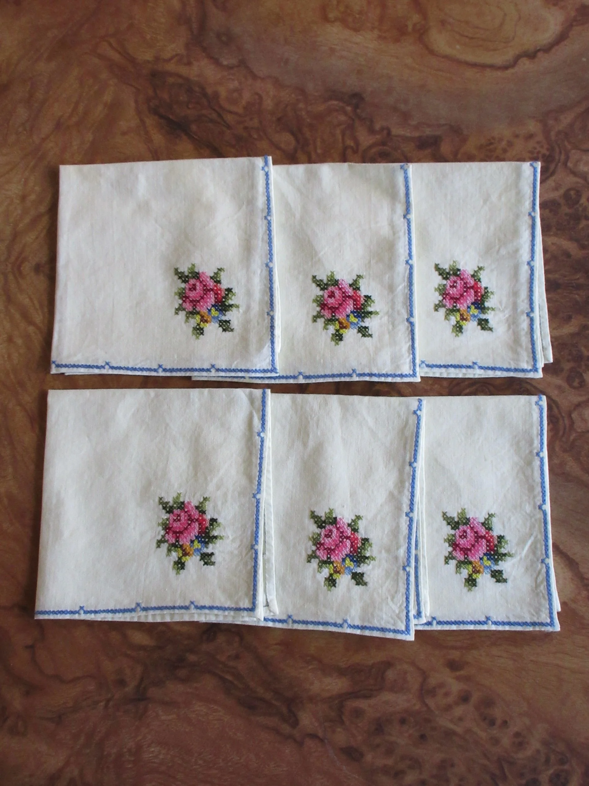 Hand-Cross-Stitched Linen Floral Cloth Napkin Set