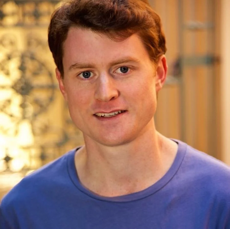 Simon Lee Headshot.jpg