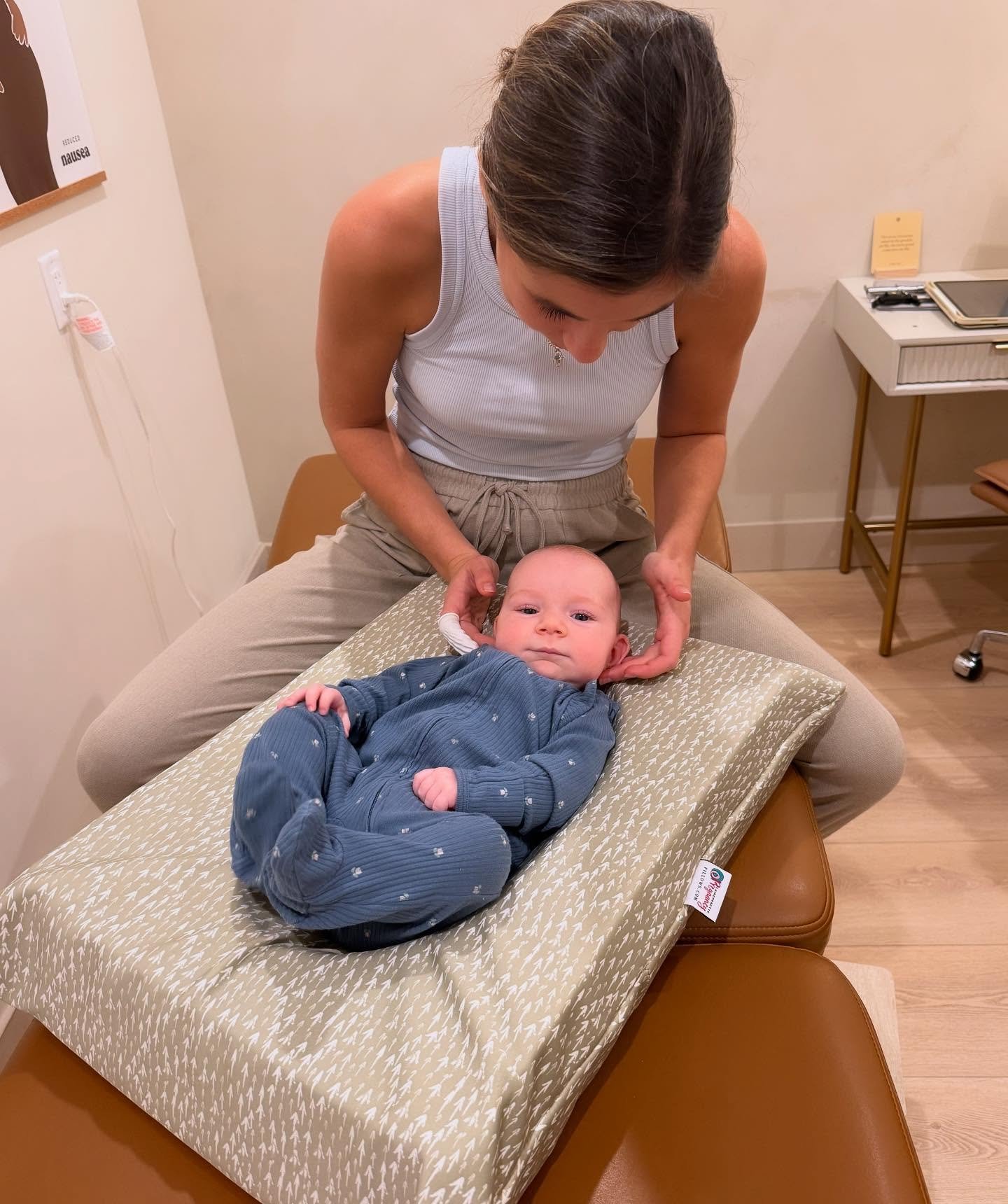 There&rsquo;s something so special about watching a baby I&rsquo;ve known since birth continue to thrive 🤍
This little one is 3 months old now, and their nervous system is doing exactly what it&rsquo;s designed to do - adapting, growing, and healing