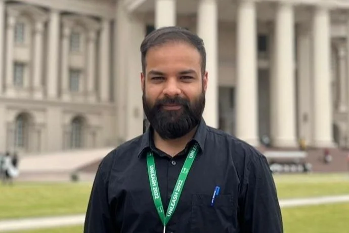 Arnab Profile Photo.jpg