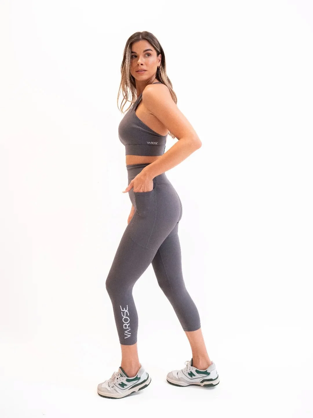 Move strong with the Shelby leggings and Ella sports bra in stone. Did we mention they have pockets?
