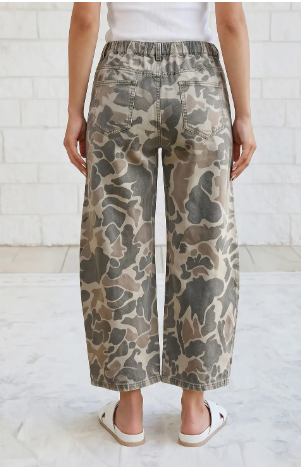 camo pants back.png